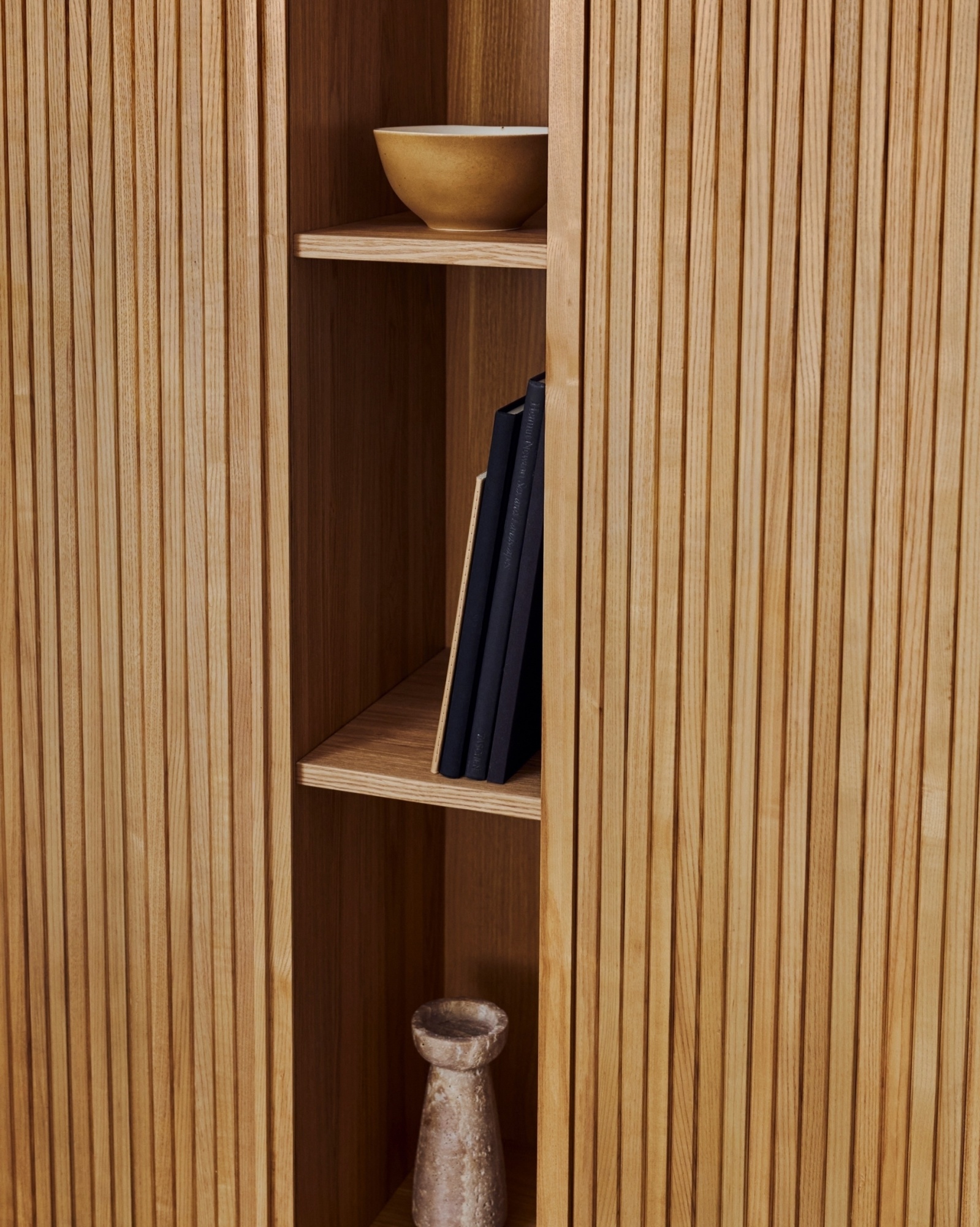 Mailen Буфет с 2 дверцами из ясеневого шпона натуральной отделки 110 x 140 см La Forma (ex Julia Grup)