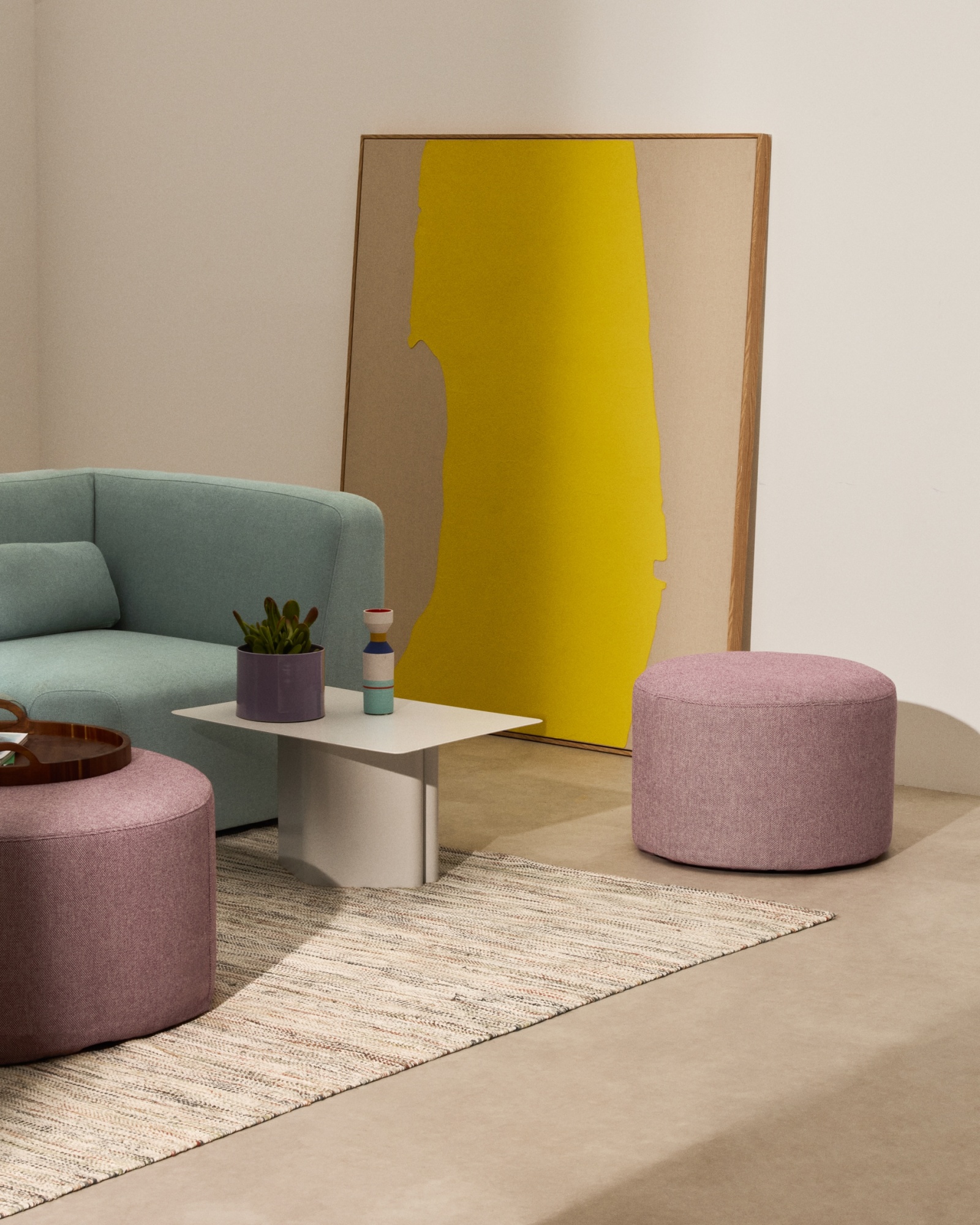 Пуф Kaeli фиолетовый со съемным чехлом Ø60 см La Forma (ex Julia Grup)