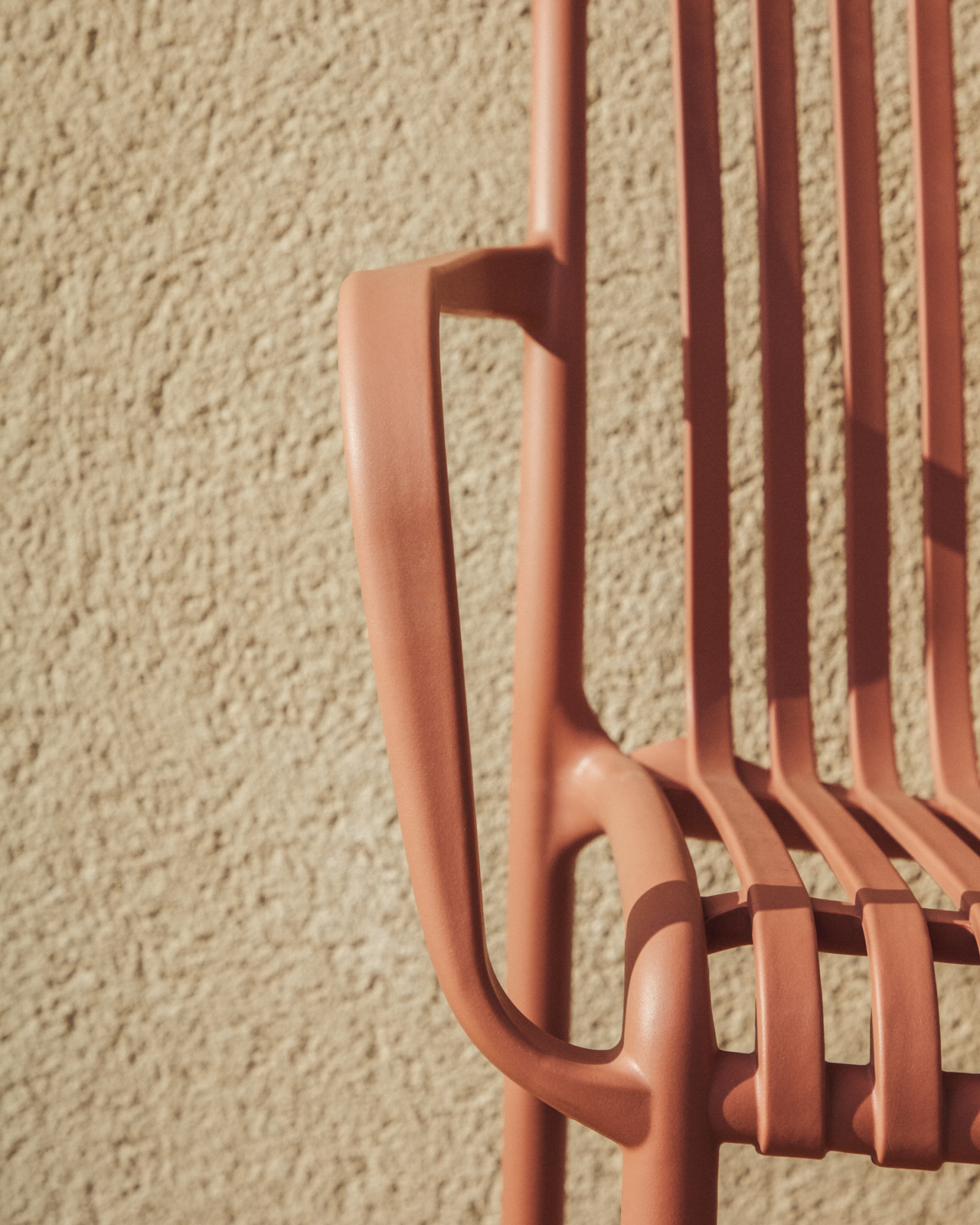 Уличный стул Isabellini из пластика терракотового цвета La Forma 482253