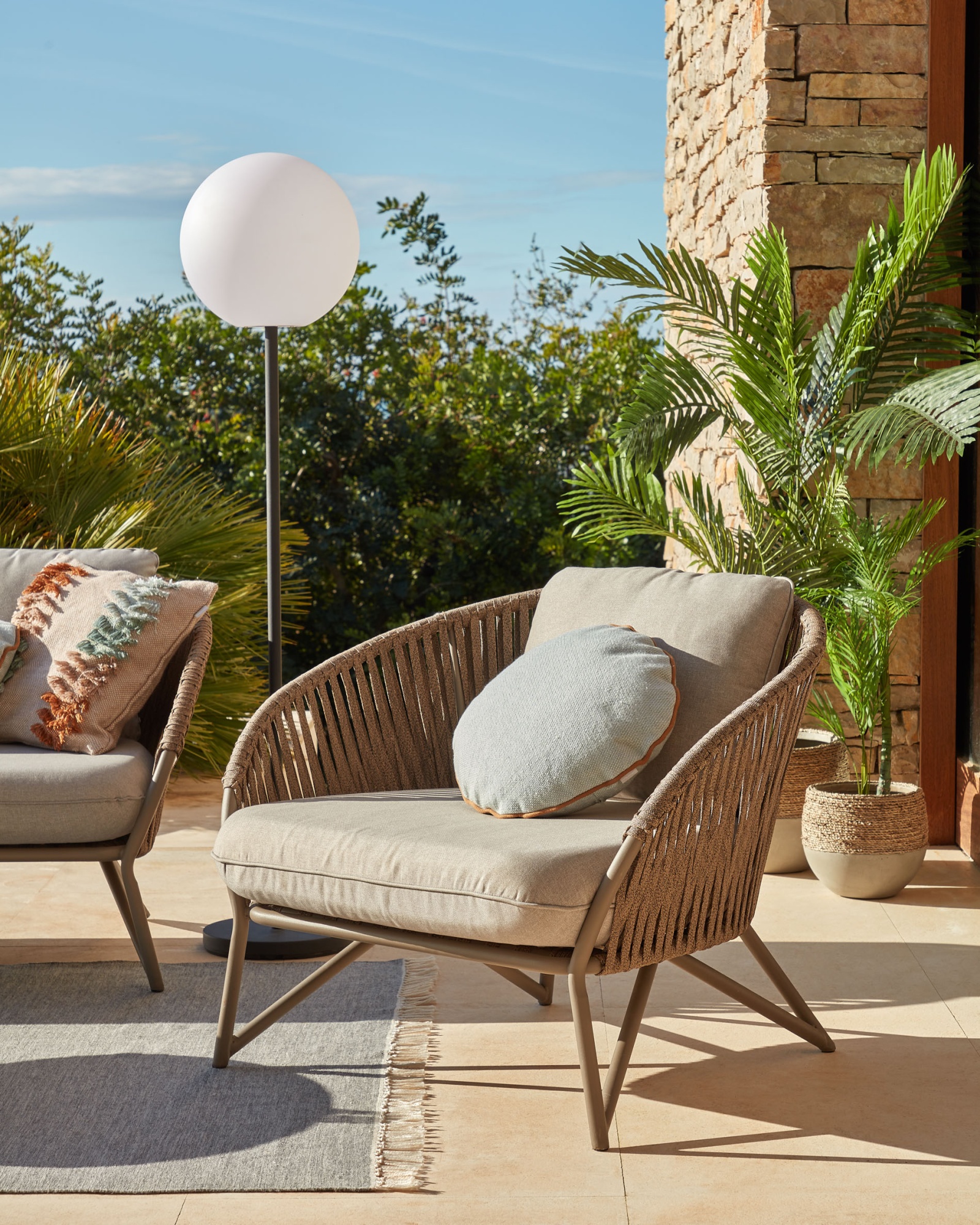 Журнальный столик Ulrich Ø70 черный La Forma (ex Julia Grup)