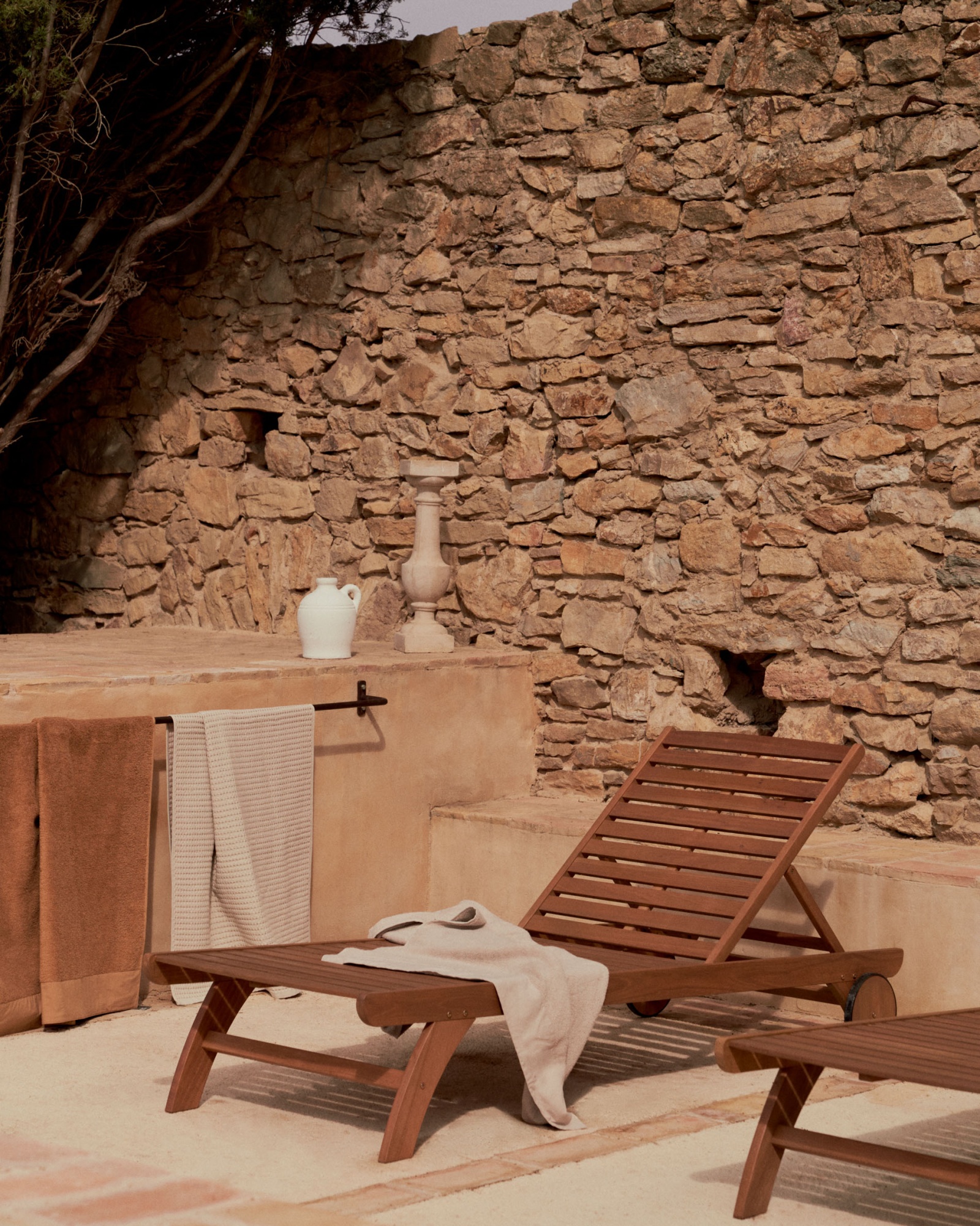 Шезлонг Beila из массива эвкалипта La Forma (ex Julia Grup)