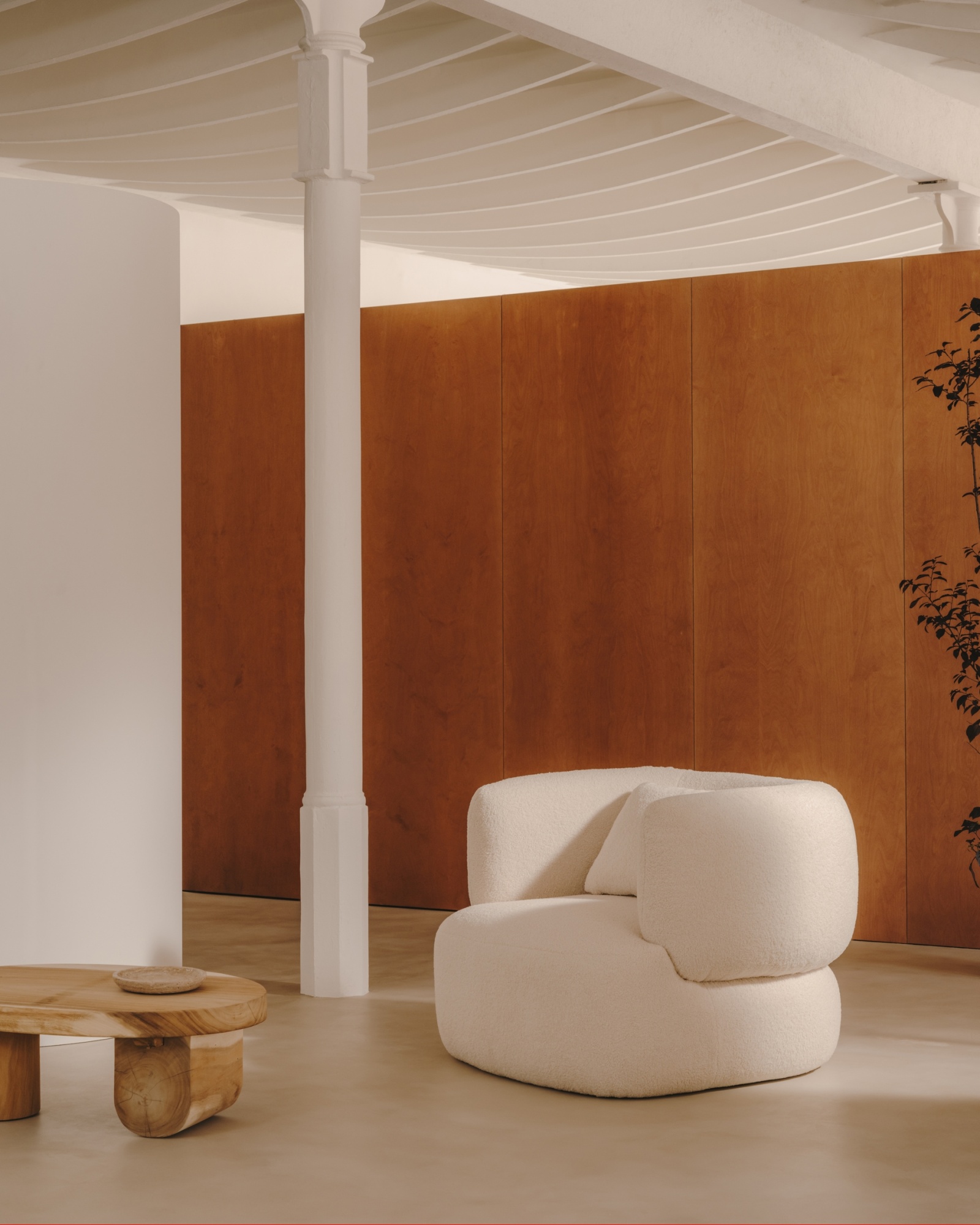 Martina Поворотное кресло в белоснежном цвете с подушкой La Forma (ex Julia Grup)