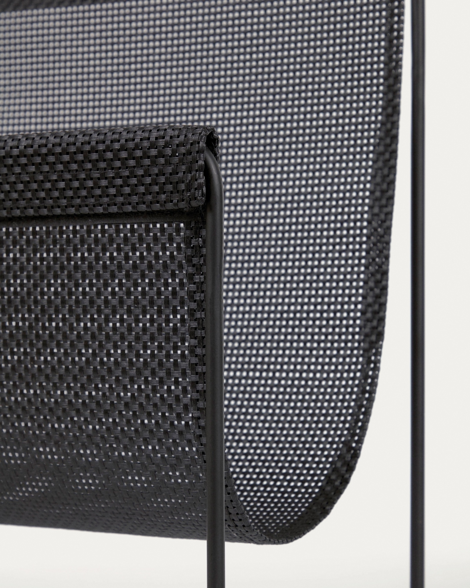 Siana Подставка для журналов из черного металла La Forma (ex Julia Grup)