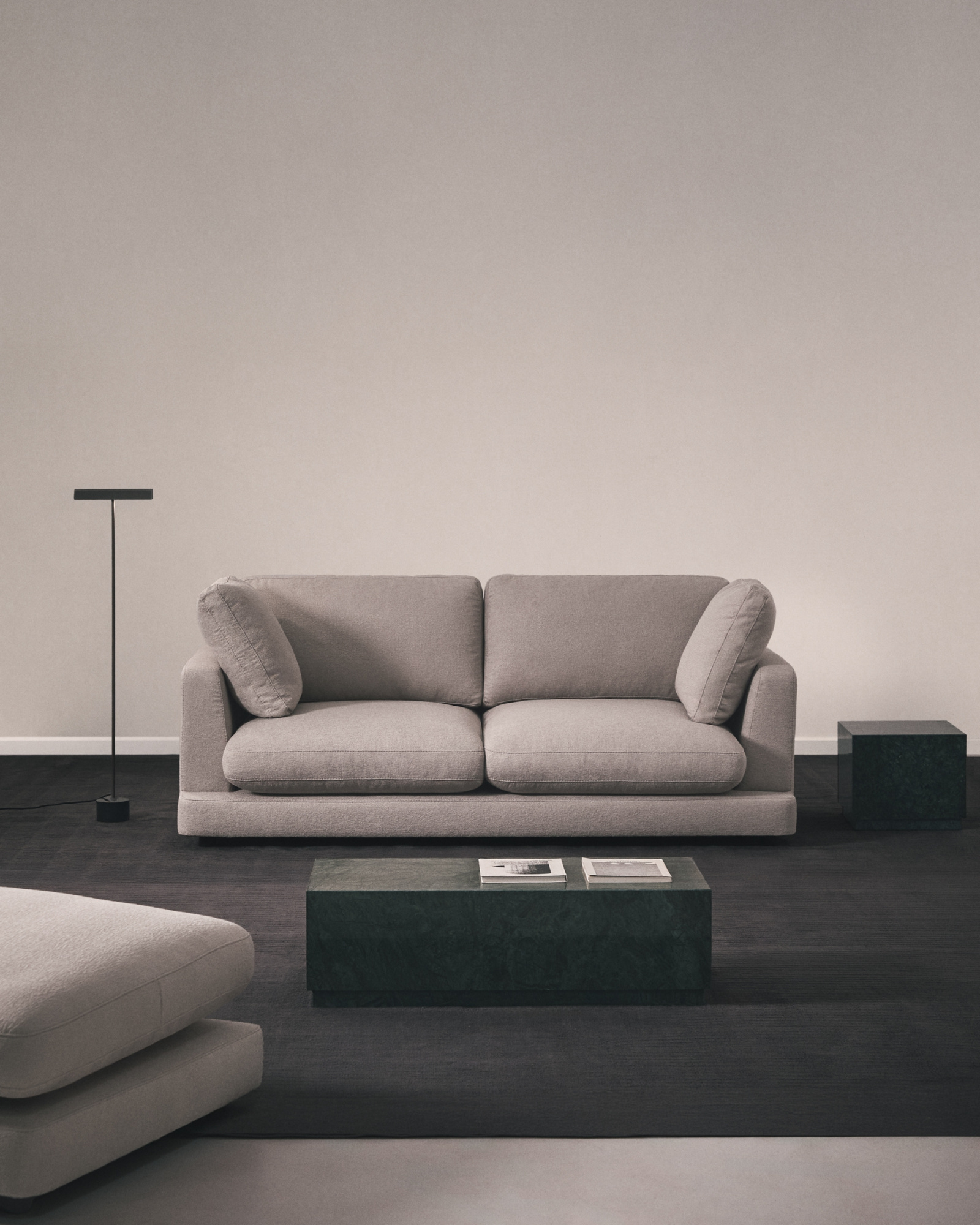 Журнальный столик Sorein из зеленого мрамора 100 x 50 см La Forma 451201