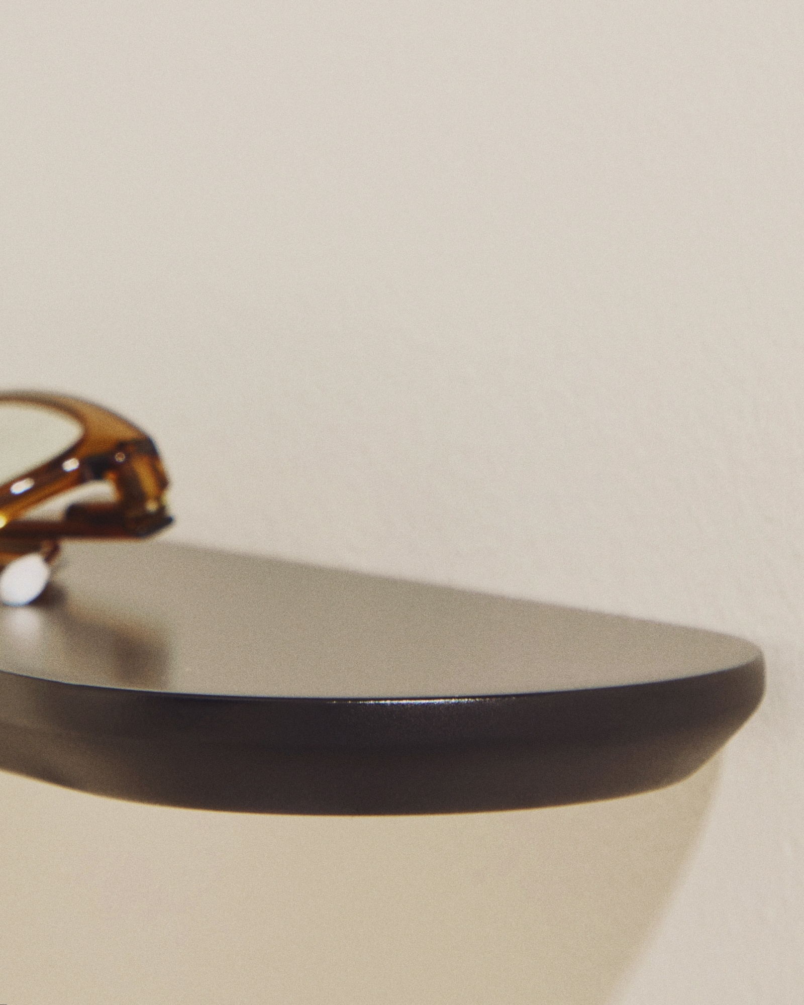 Комплект из 2 полок Arely из МДФ с черным лаковым покрытием, 35 см/55 см La Forma (ex Julia Grup)