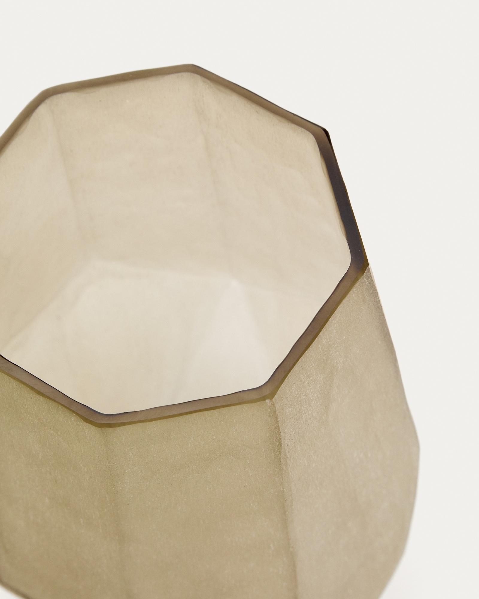 Ваза Arai серая из переработанного стекла 22 см La Forma (ex Julia Grup)