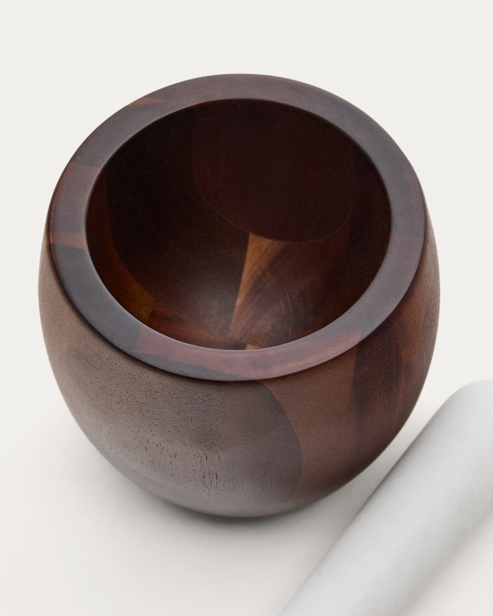 Ступка и пестик Tori из акации и белого мрамора La Forma (ex Julia Grup)