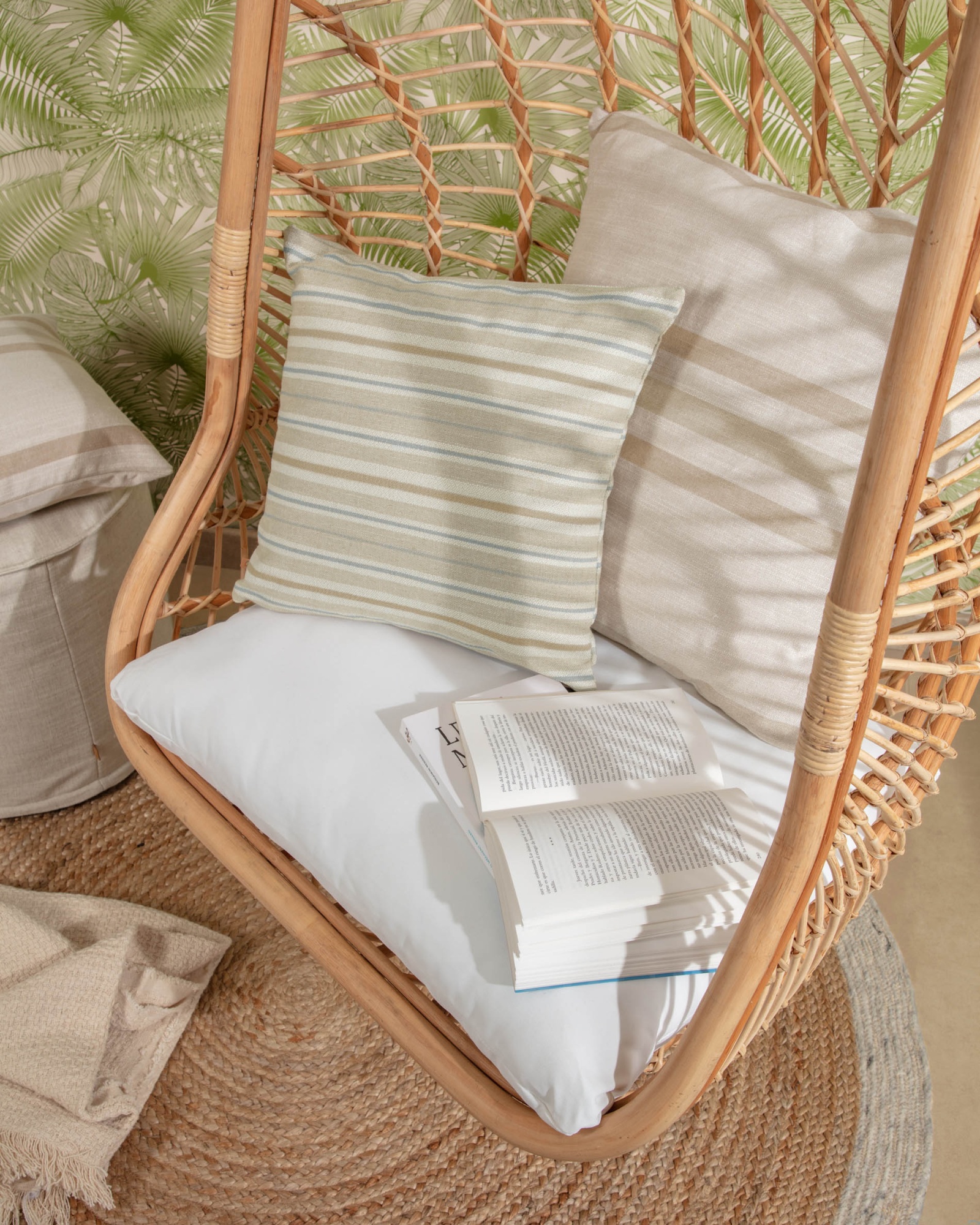 Подвесное кресло Ekaterina (без стойки) La Forma (ex Julia Grup) Подвесное кресло Ekaterina (без стойки) La Forma (ex Julia Grup)