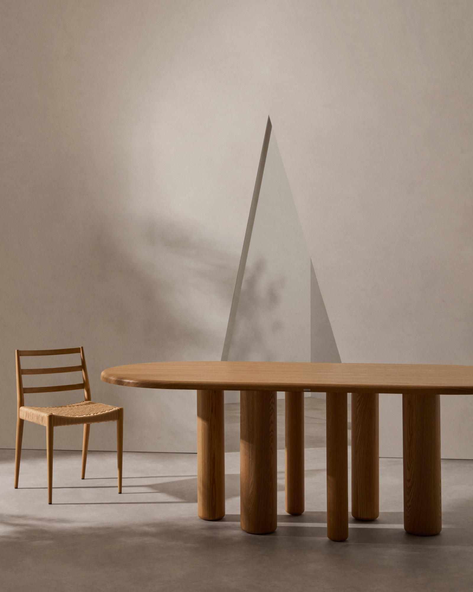 Mailen Овальный стол из шпона ясеня с натуральной отделкой Ø 220 x 100 см La Forma (ex Julia Grup)