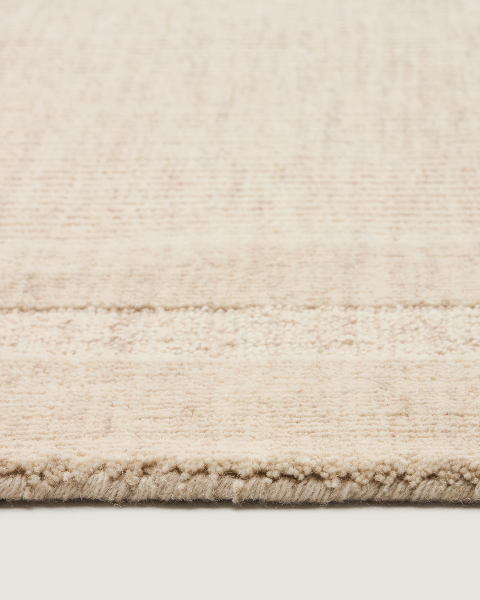 Жаккардовый шерстяной ковер Dalena в бежевую полоску 300 x 200 см La Forma (ex Julia Grup)