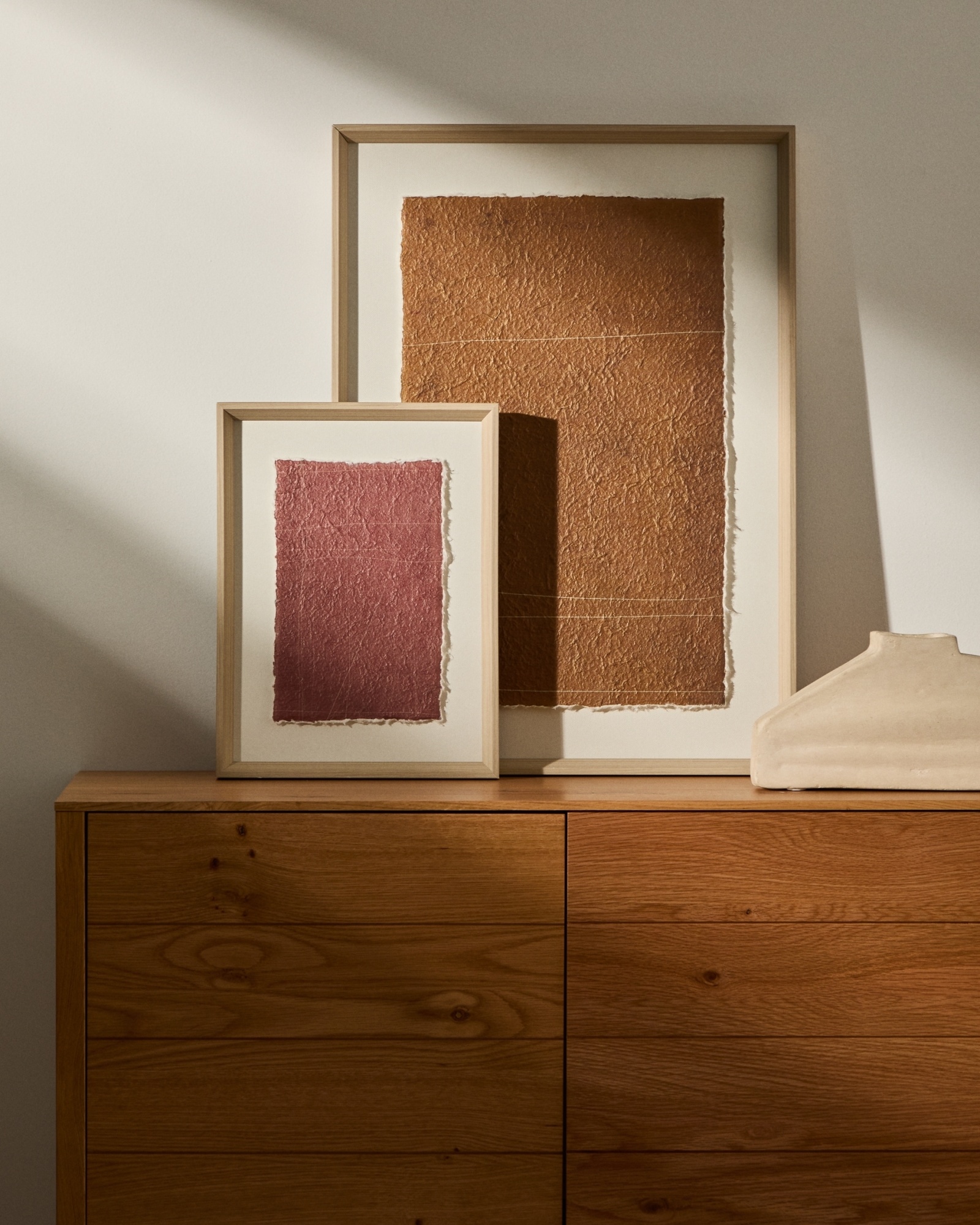 Картина Durkan бордового цвета на переработанной бумаге 30 x 40 см La Forma (ex Julia Grup)