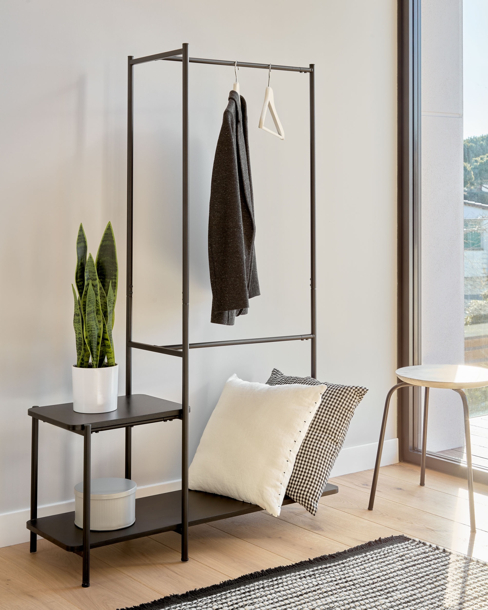 Вешалка для одежды Galatia из меламина и металла со скамьей La Forma (ex Julia Grup)