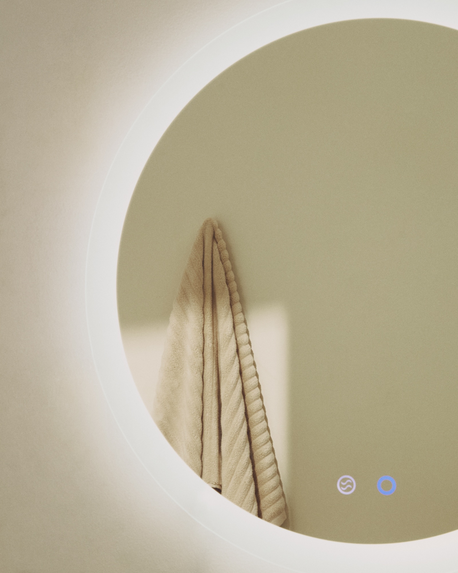 Круглое зеркало для ванной Mervi со LED подсветкой и защитой от запотевания Ø 80 см La Forma (ex Julia Grup)