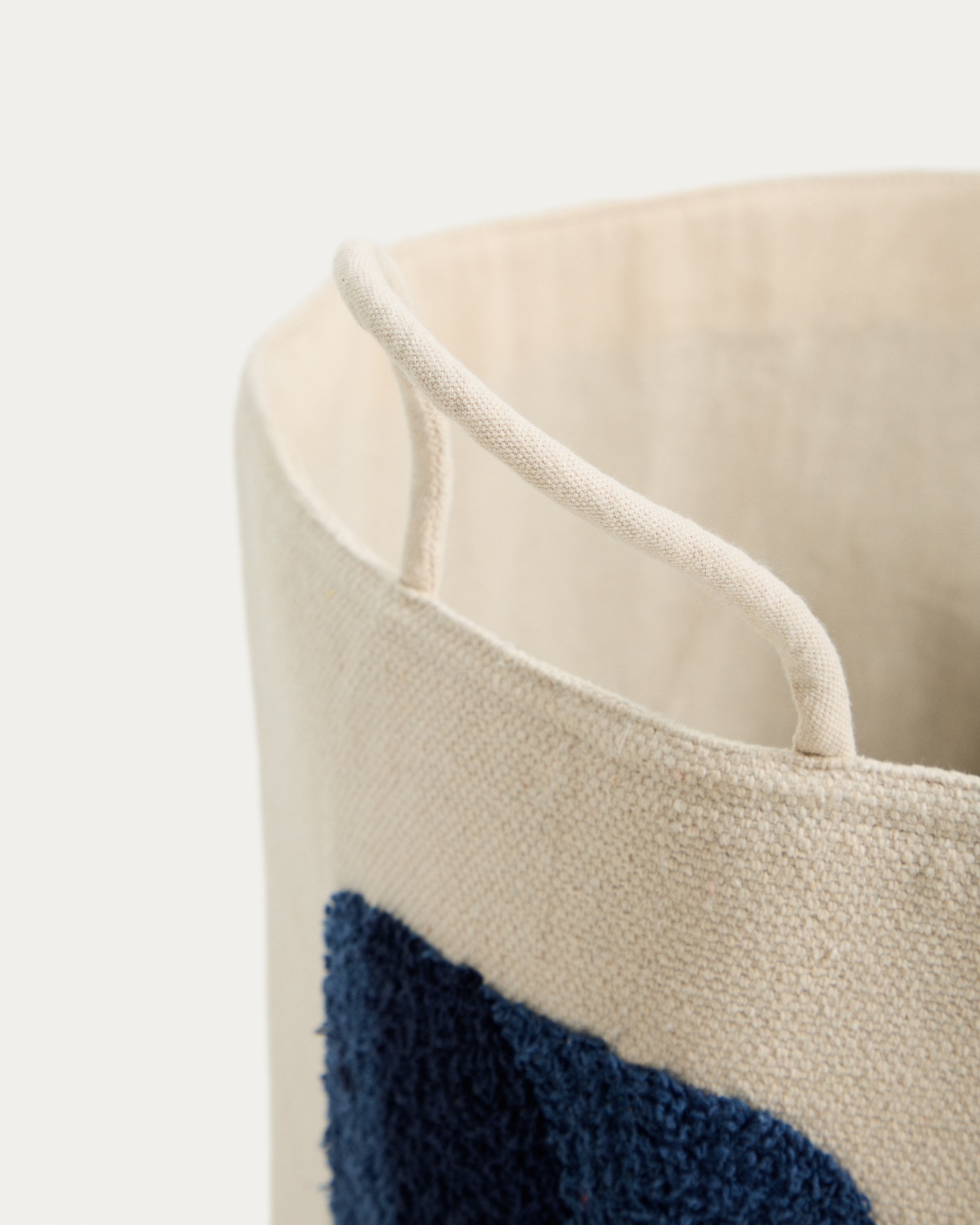 Корзина из хлопка Tandani бежевого цвета с синим слоном 30 см La Forma (ex Julia Grup)