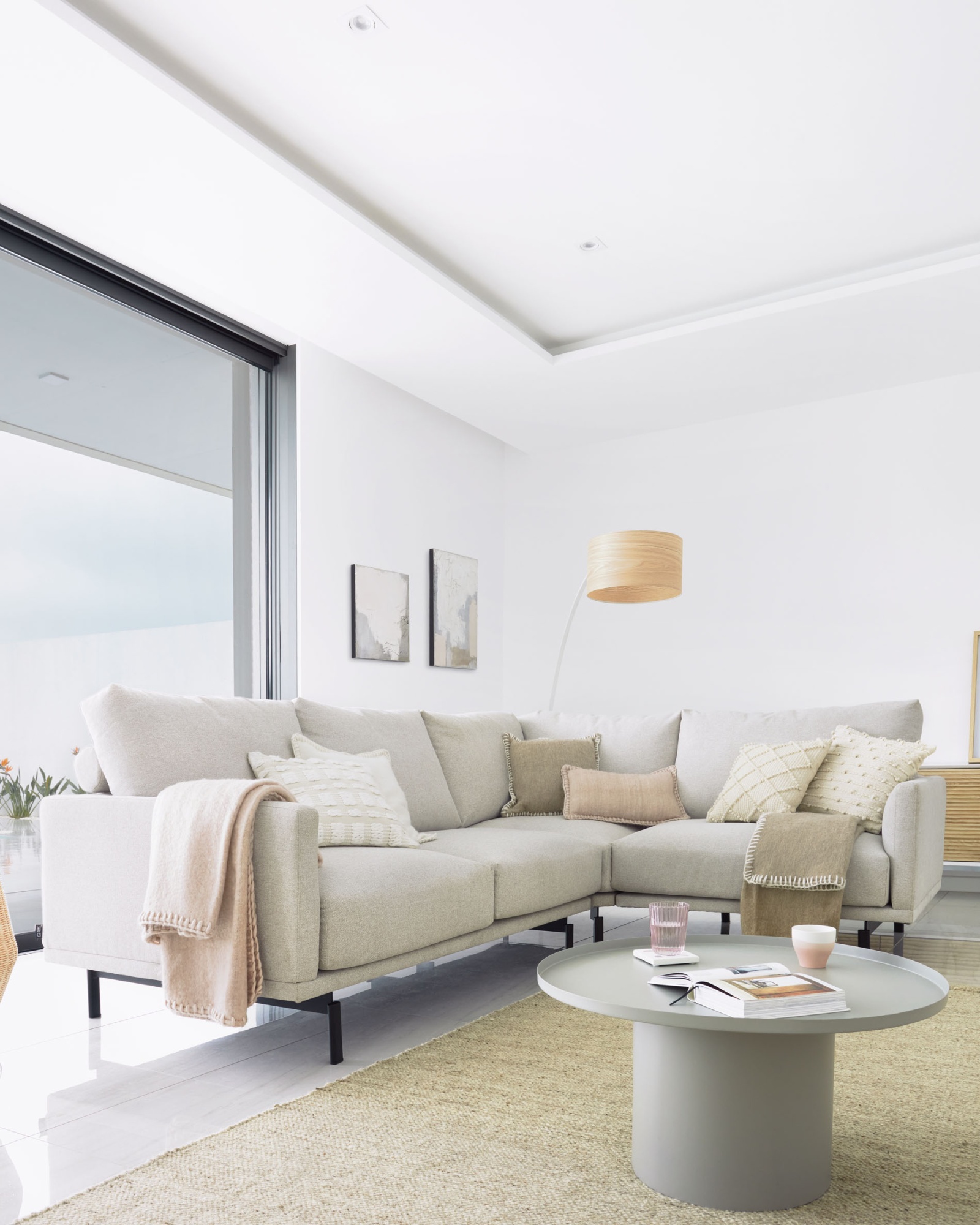 Круглый журнальный столик Fleksa из серого металла Ø 72 см La Forma (ex Julia Grup)