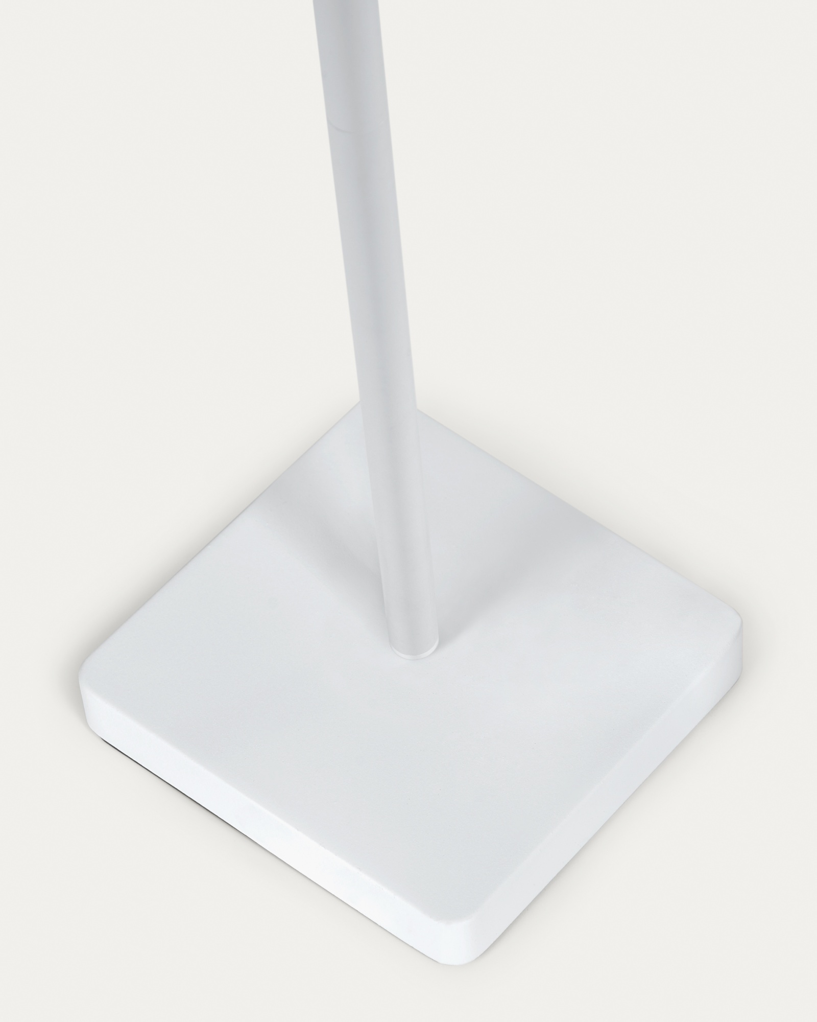 Торшер Dinesh для уличного освещения белый La Forma (ex Julia Grup)