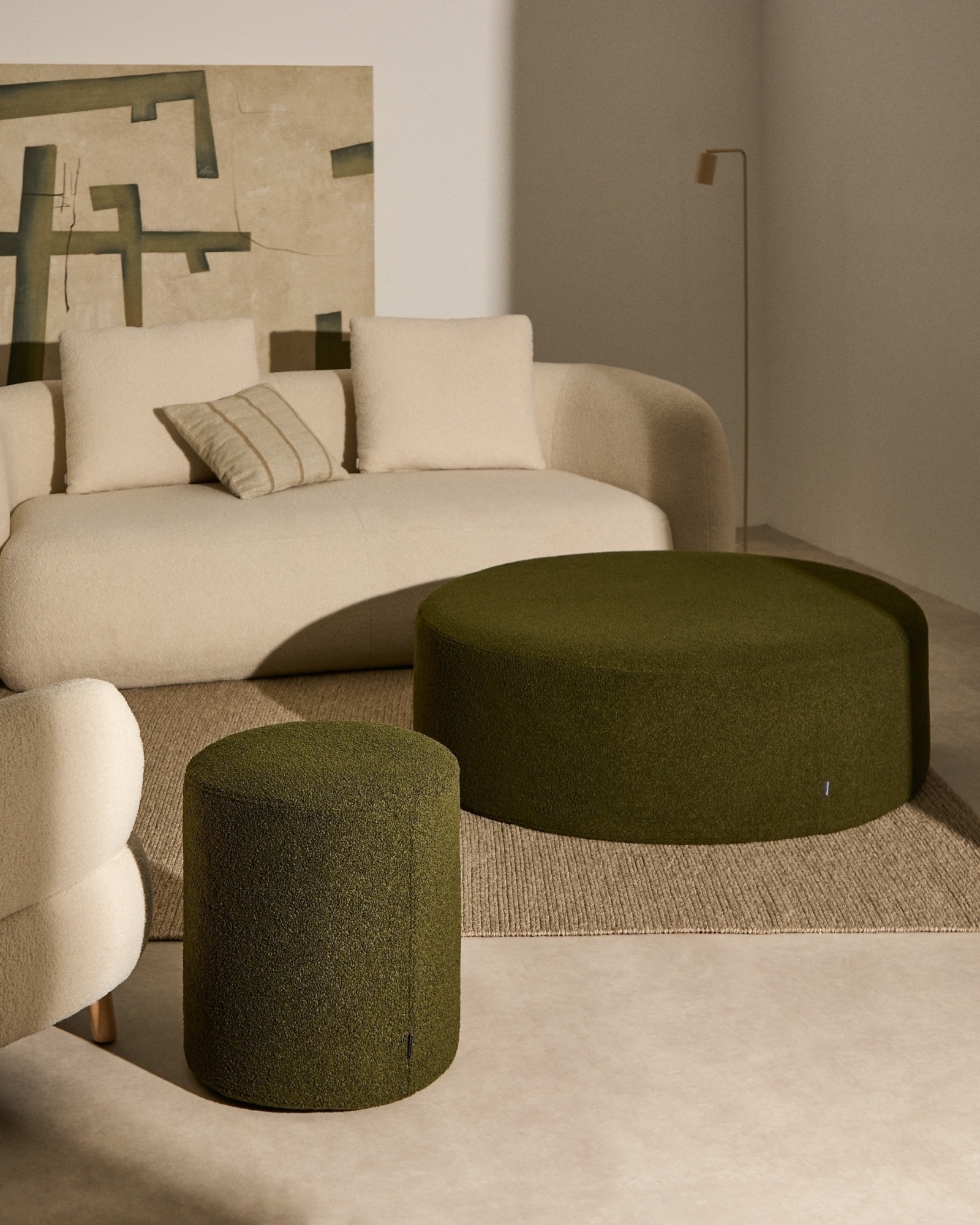 Пуф Kaeli со съемным чехлом из зеленого букле Ø 43 см La Forma (ex Julia Grup)