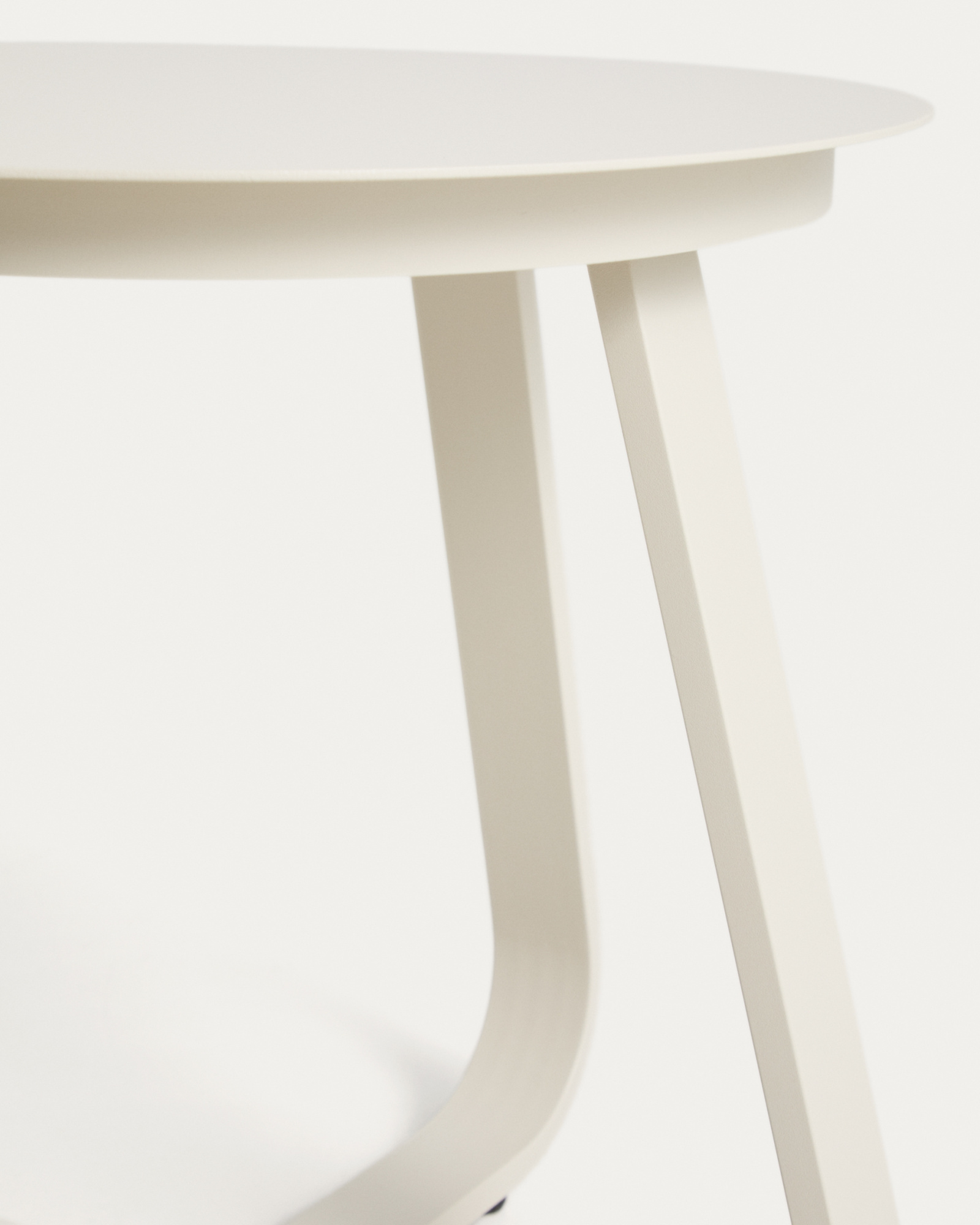 Уличный столик Tamaris из алюминия цвета экрю Ø48 см La Forma 482642