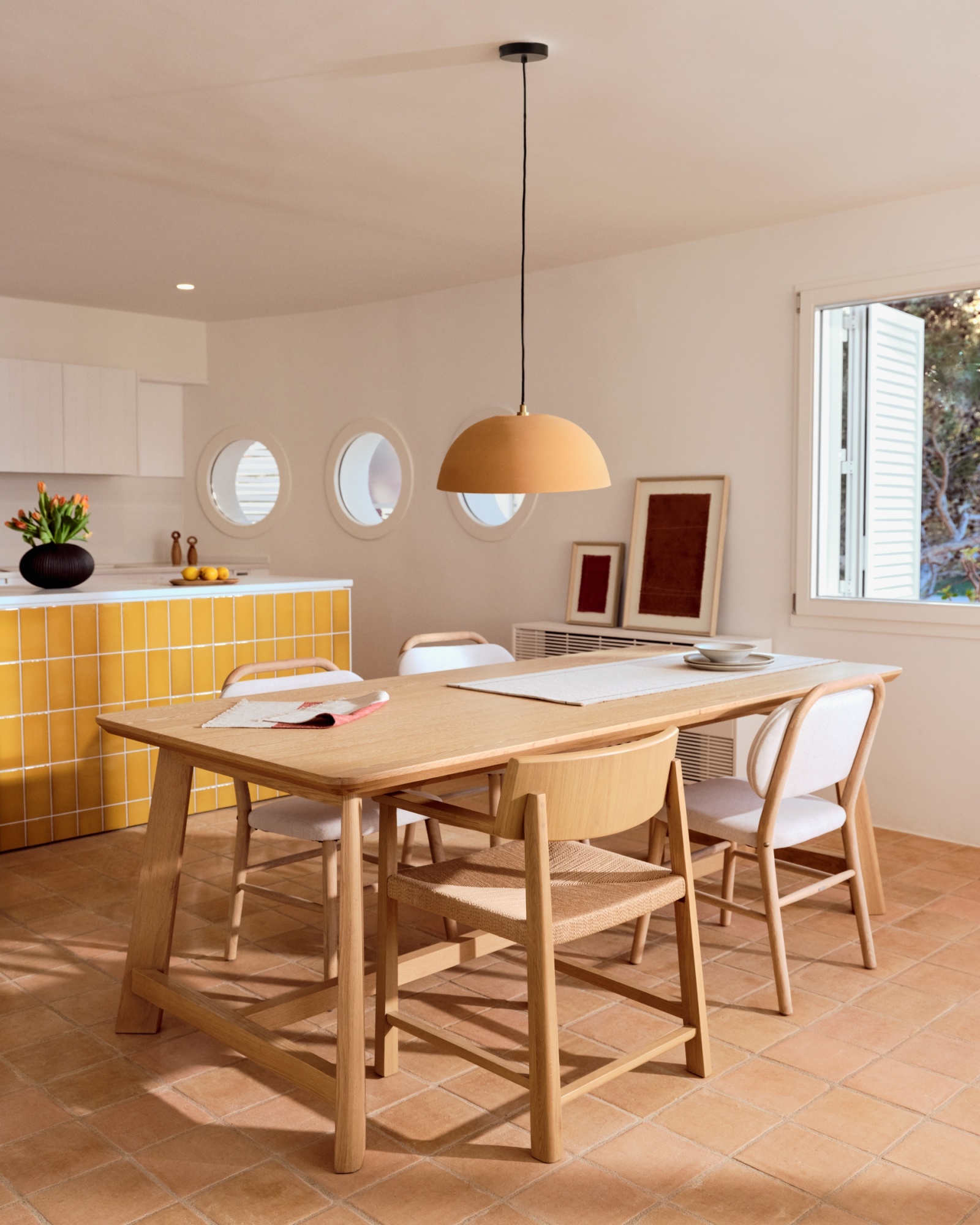 Стол Idun из шпона и массива дуба с натуральной отделкой 200x100см La Forma (ex Julia Grup)