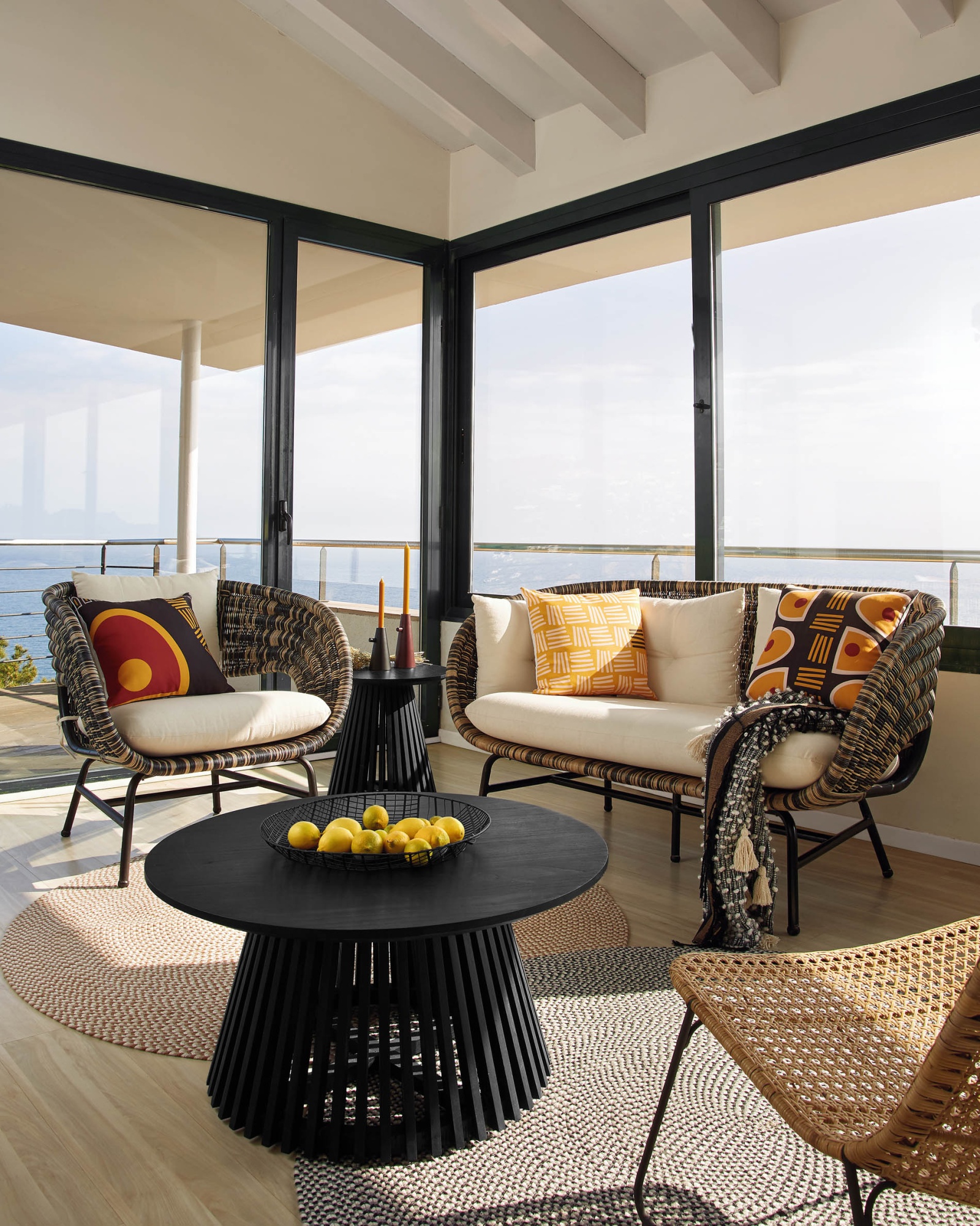 Журнальный столик Irune Ø80 черный La Forma (ex Julia Grup)