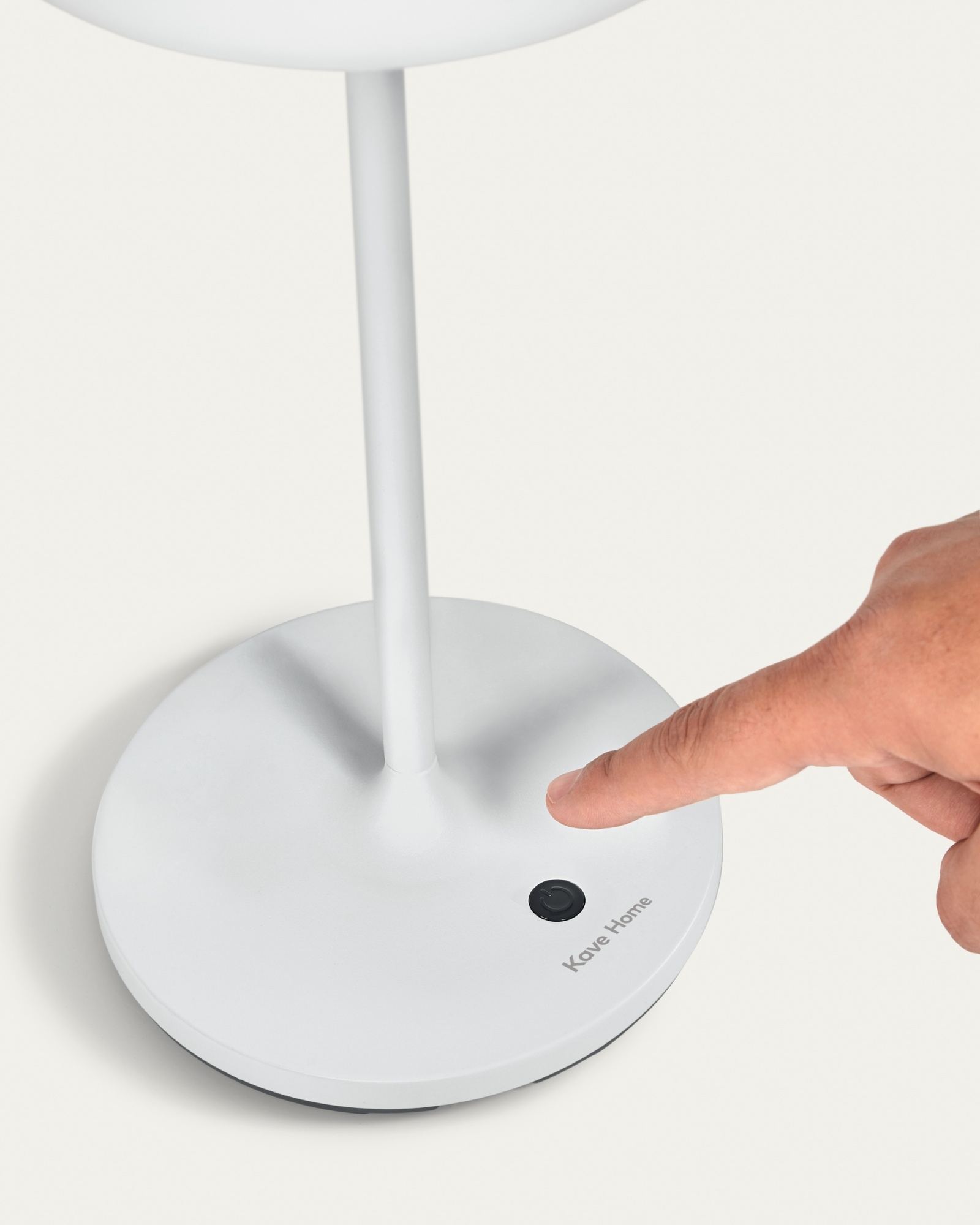 Dinesh Настольная лампа для улицы из белого металла La Forma (ex Julia Grup)