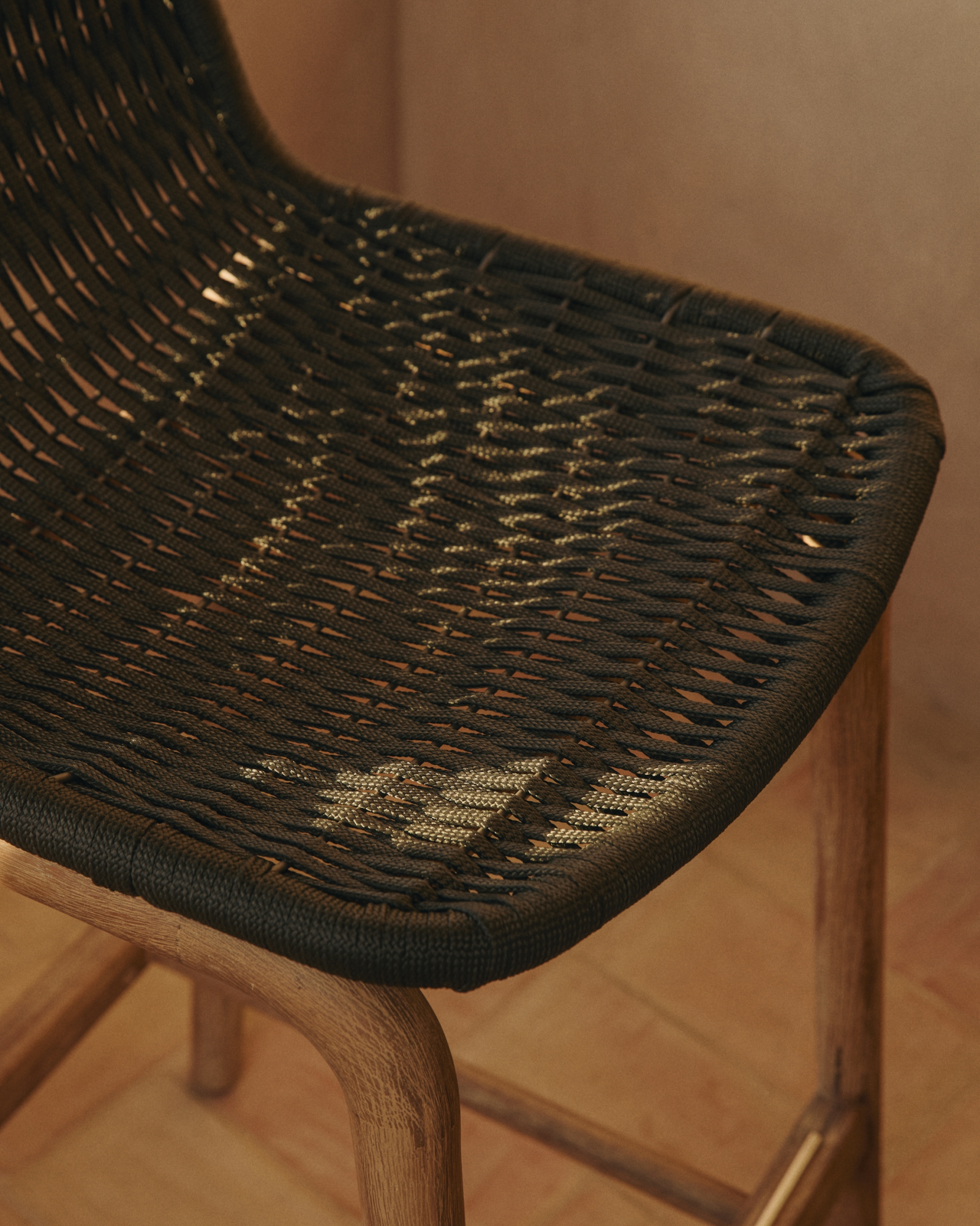 Уличный барный стул Alipa из акации и веревки темно-серого цвета, 75 см La Forma 481337