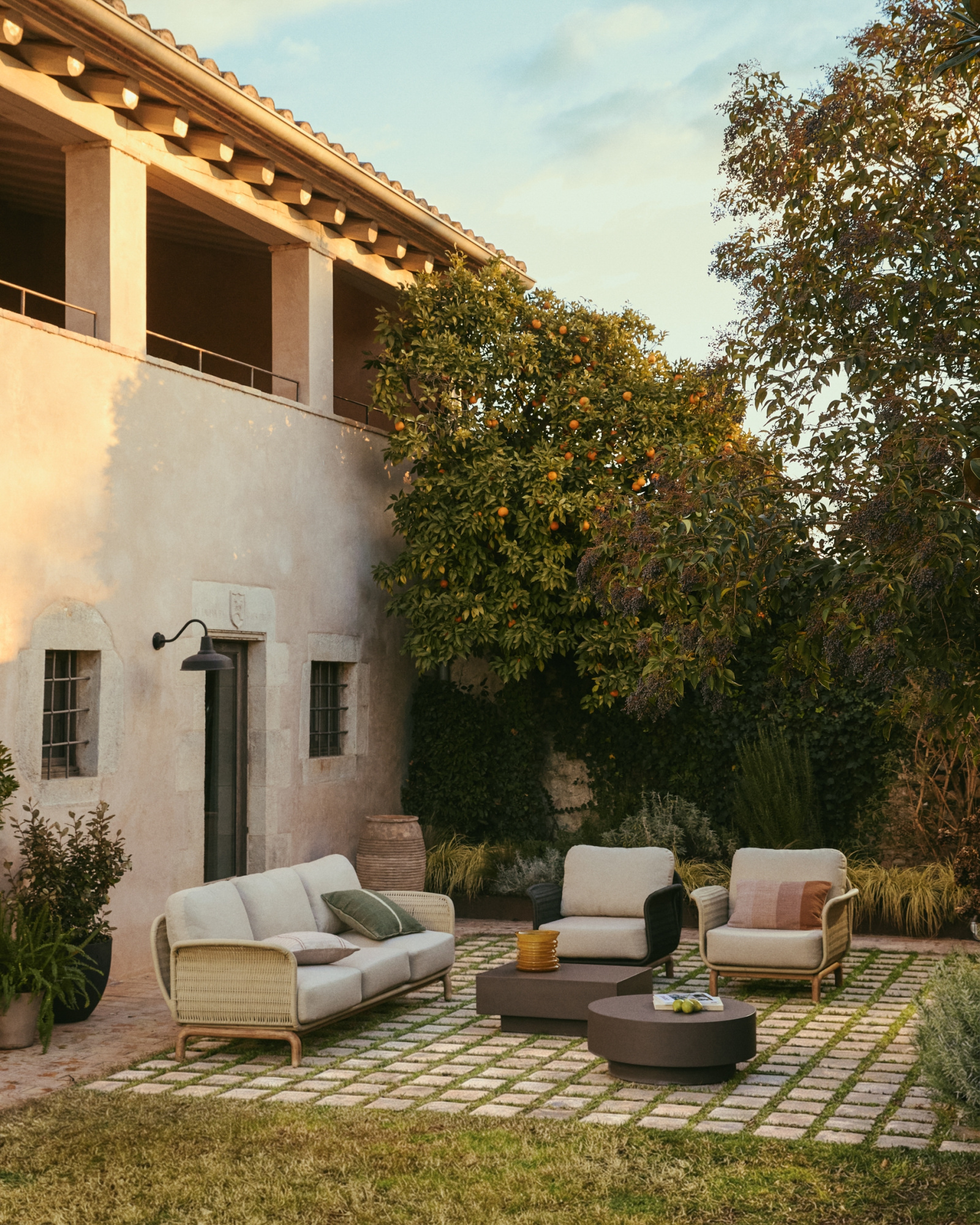 Уличное кресло Alipa из акации и веревки темно-серого цвета La Forma 481333