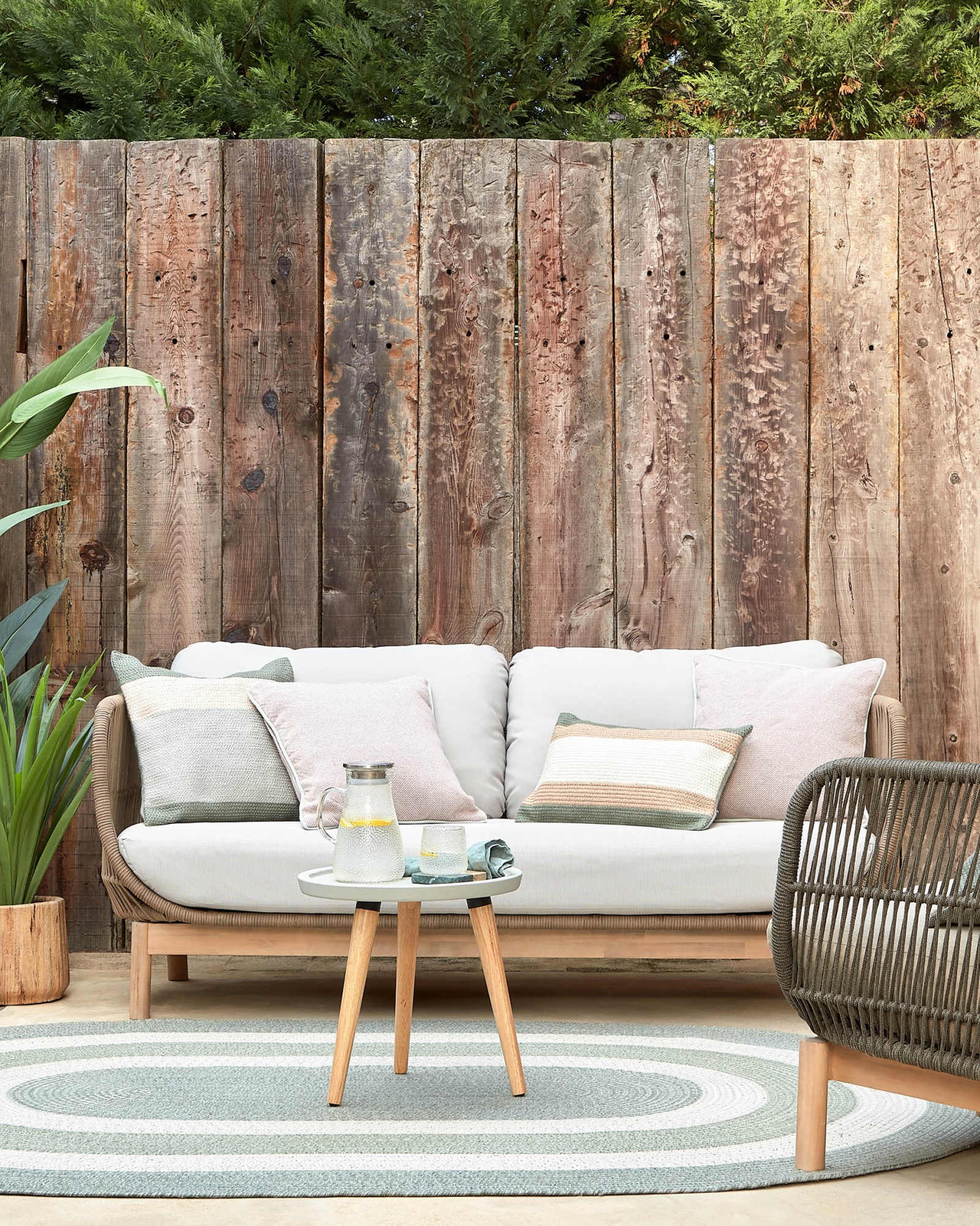 Приставной стол livy каучуковый цемент серый La Forma (ex Julia Grup)