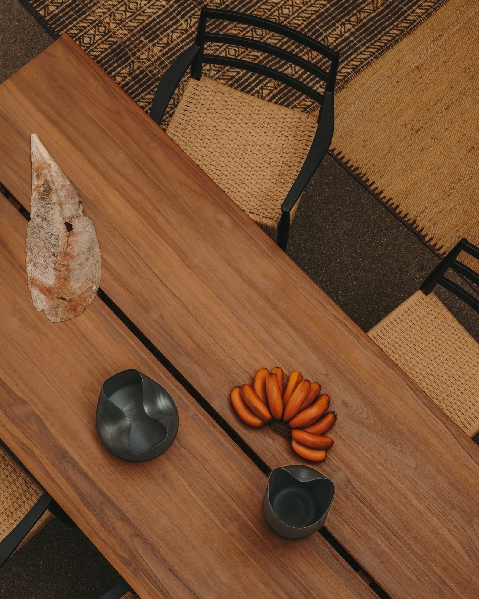 Стол Sashi из массива тикового дерева 220 x 100 см La Forma (ex Julia Grup)