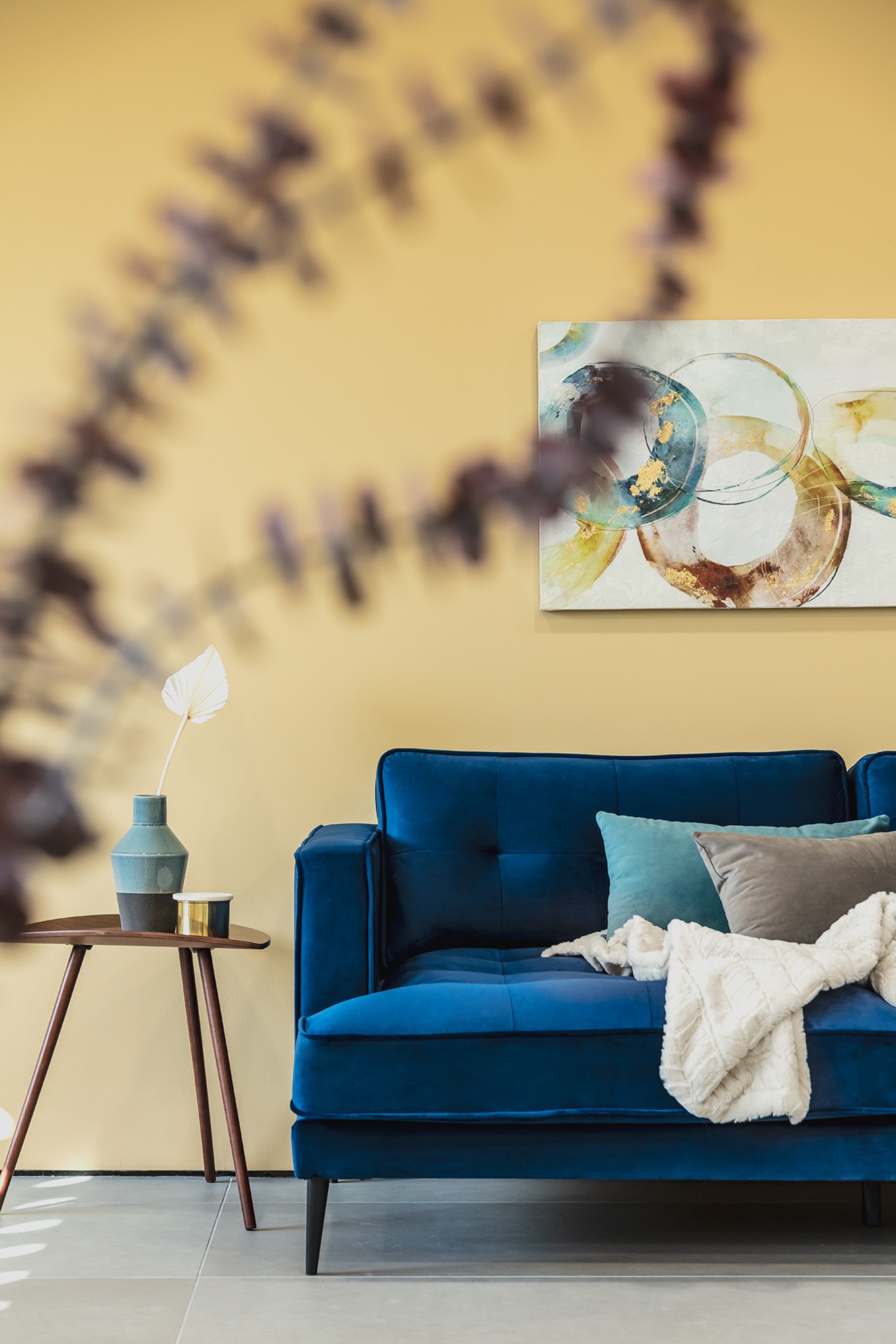 Столик Damaris ореховый шпон La Forma (ex Julia Grup)