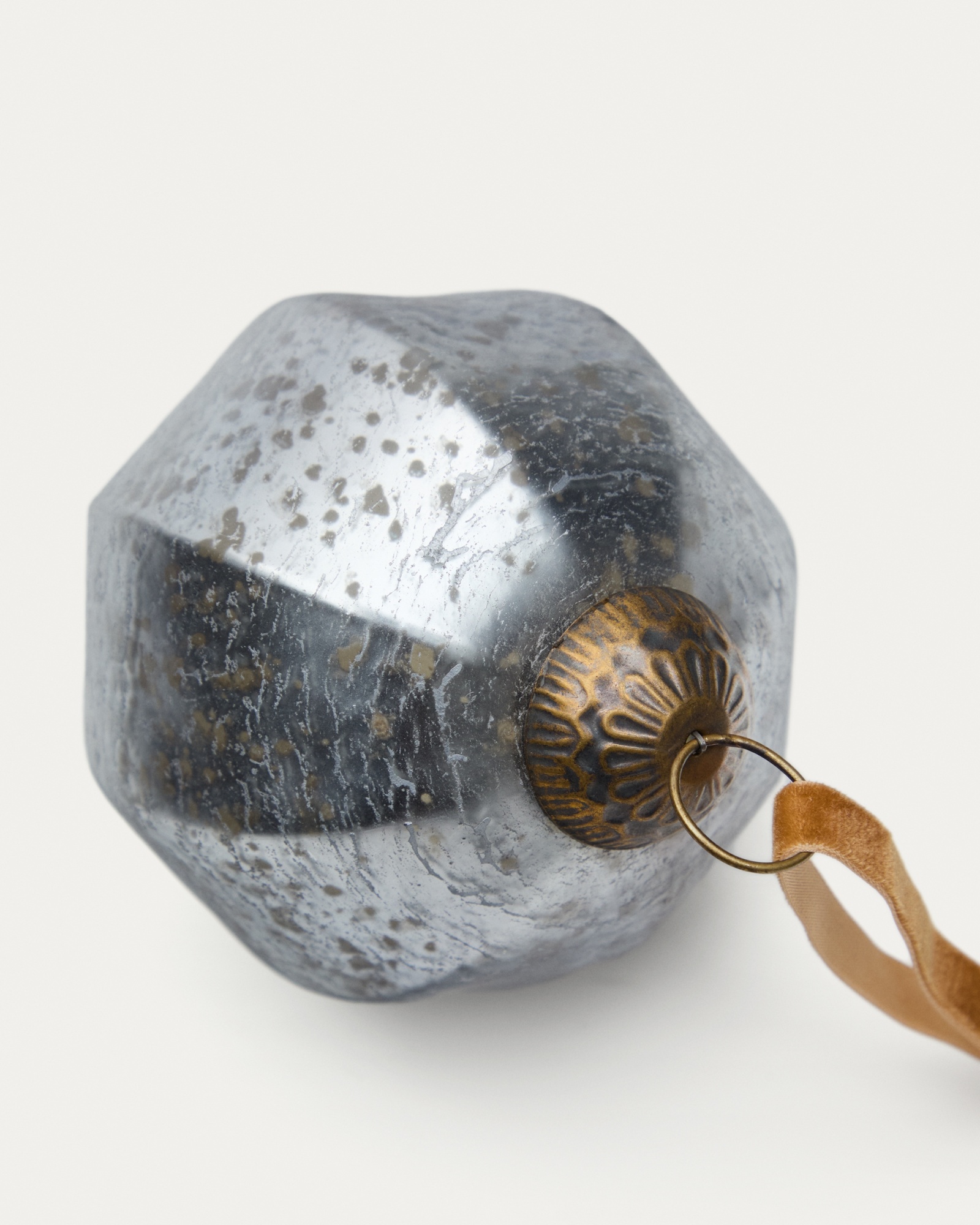 Набор из 2 рождественских шаров Blama из переработанного серебряного стекла, Ø 10 см La Forma (ex Julia Grup)