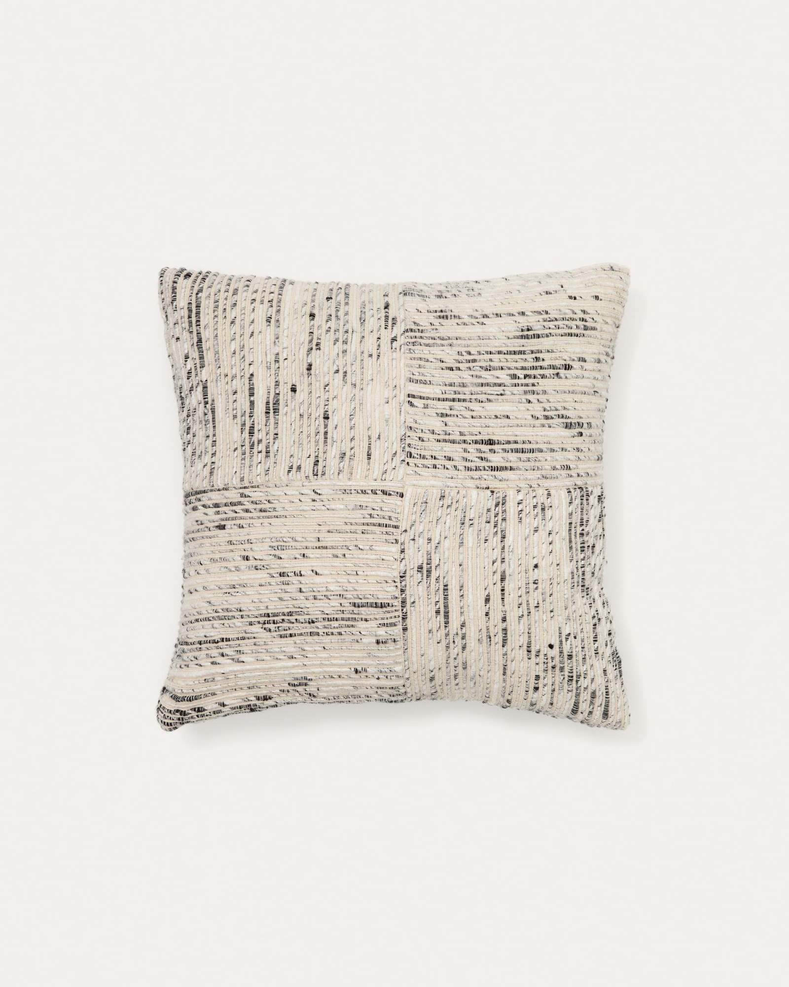 Чехол для подушки из жаккарда в бежевую и чёрную клетку Anuba 45 x 45 см La Forma (ex Julia Grup)