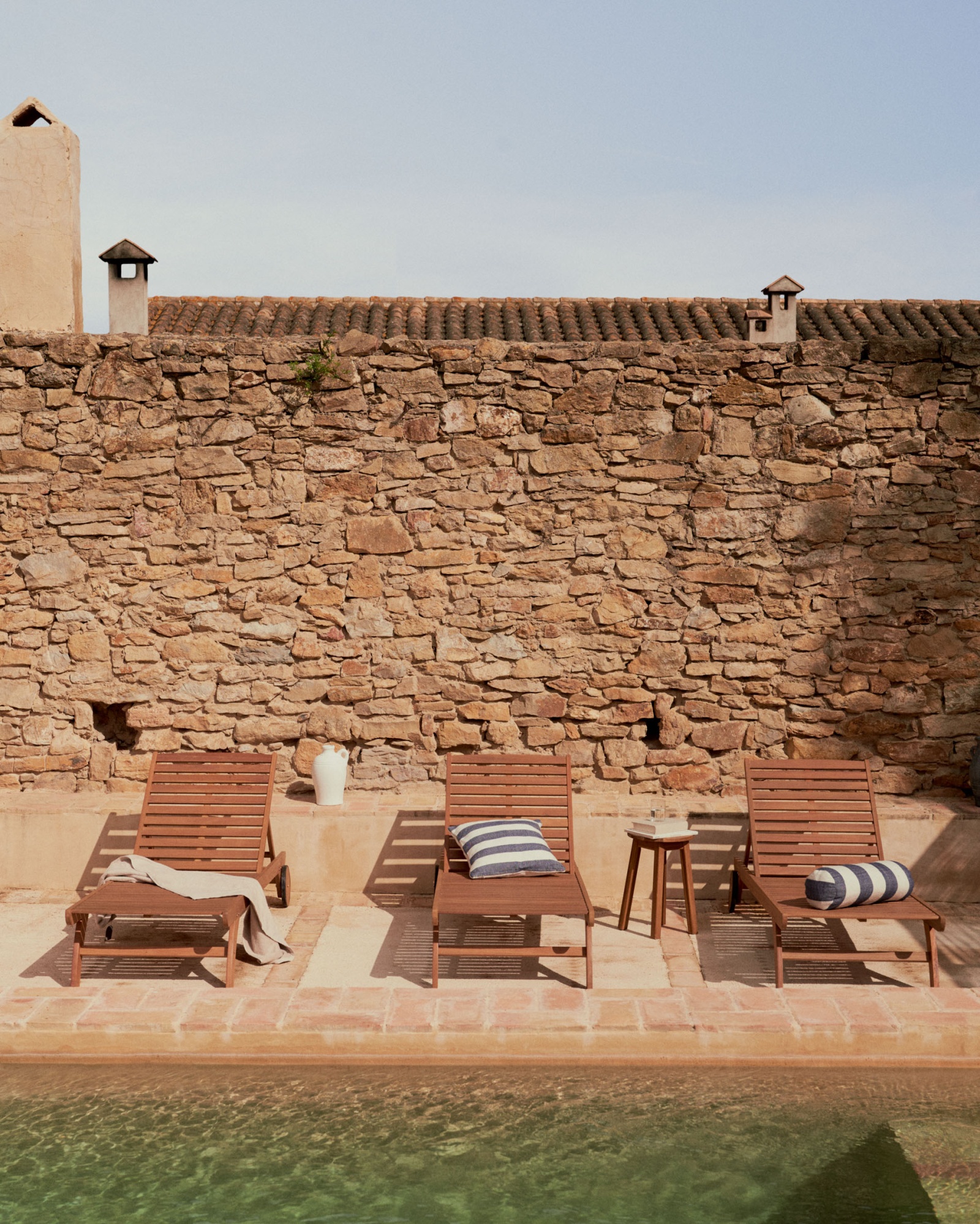 Шезлонг Beila из массива эвкалипта La Forma (ex Julia Grup)