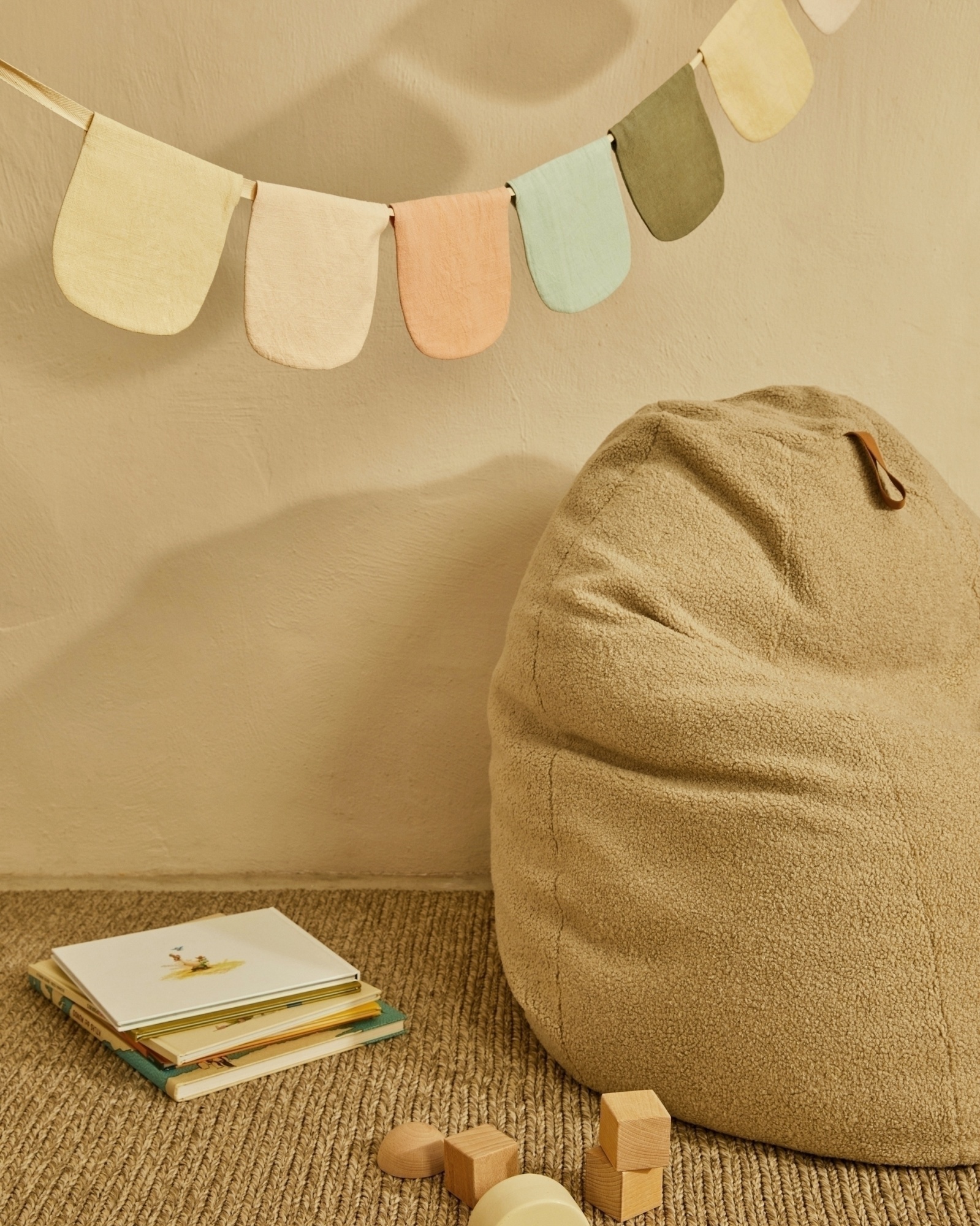 Гирлянда из 100% хлопка Betia в разноцветных пастельных тонах 250 см La Forma (ex Julia Grup)