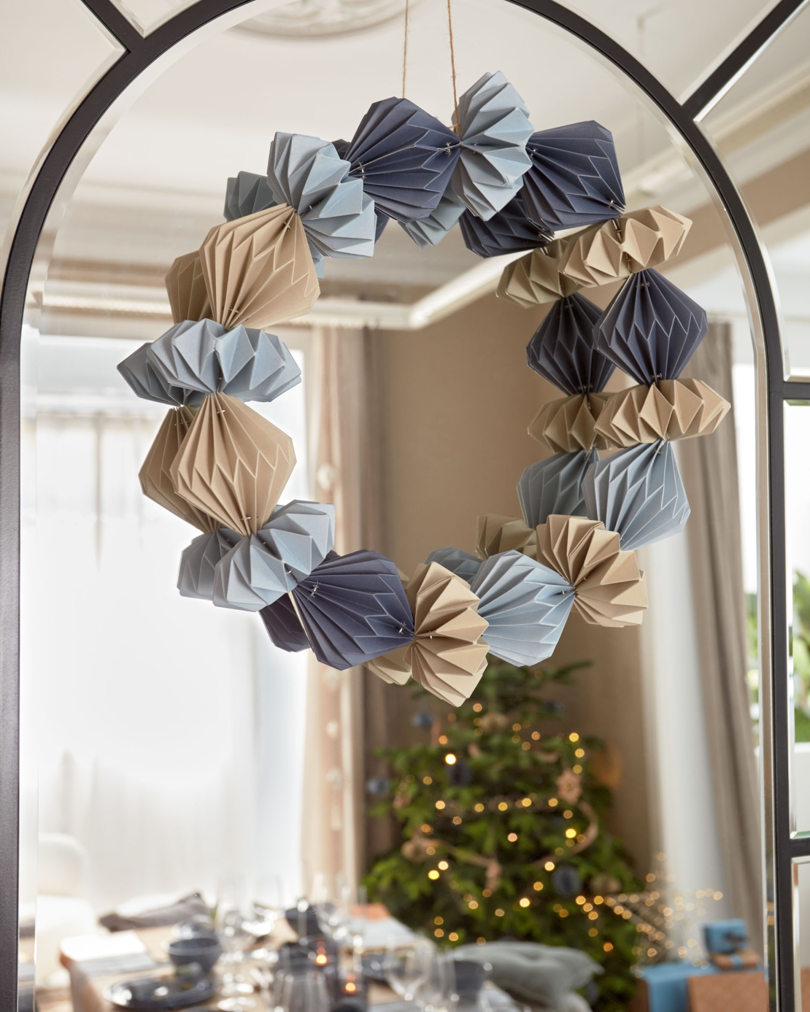 Разноцветный рождественский венок Willemina La Forma (ex Julia Grup)