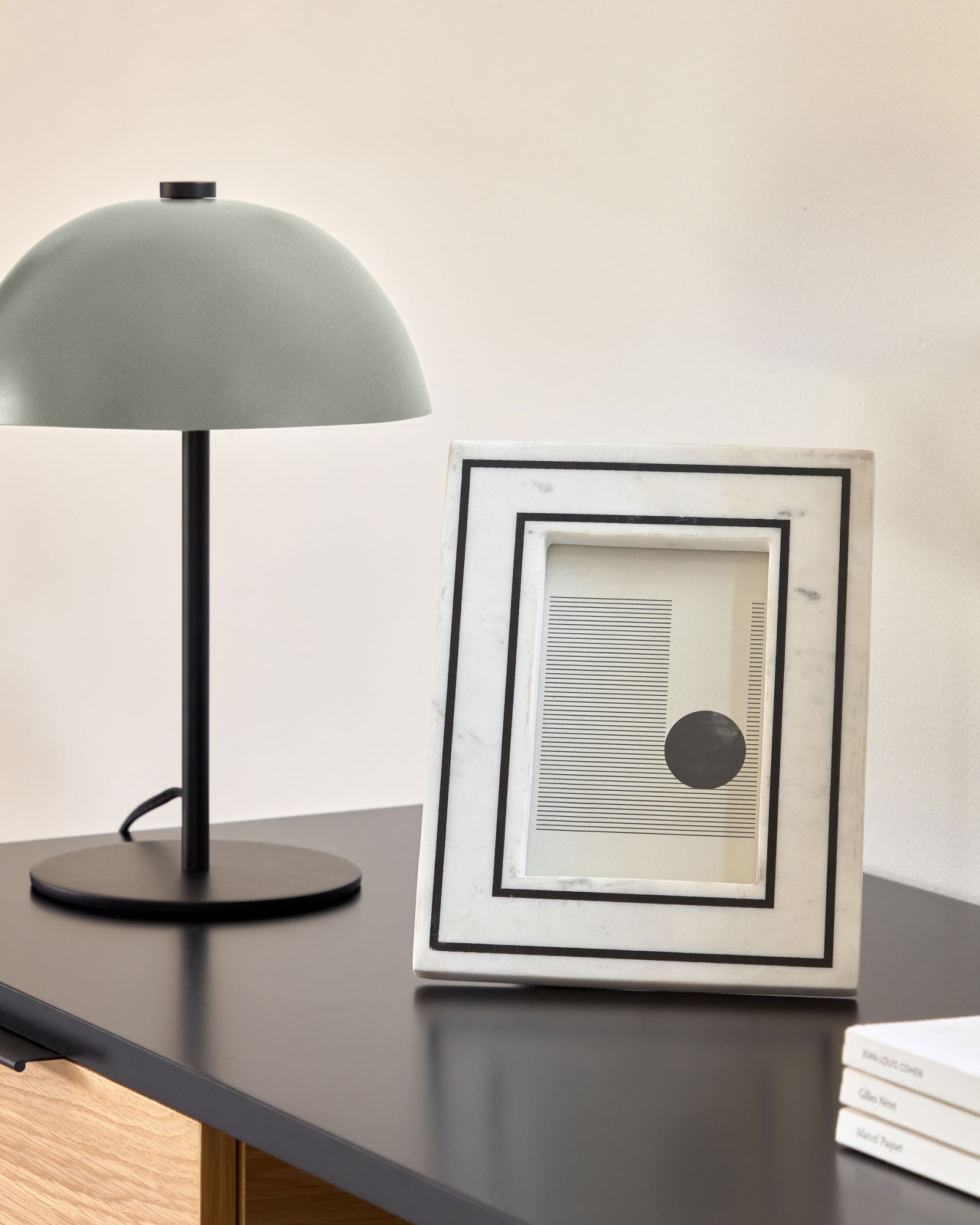 Фоторамка Vittoria из черно-белого мрамора 23 x 18 см La Forma (ex Julia Grup)