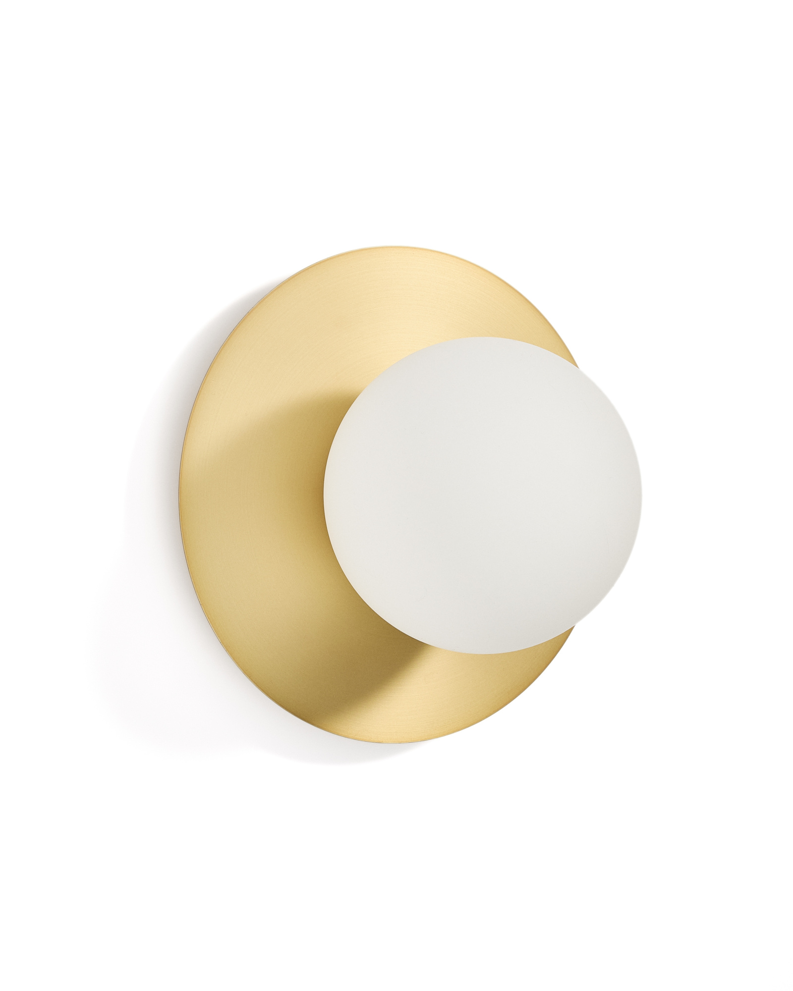 Настенный светильник Brisia из металла в матовой латунной отделке с плафоном Ø20 см La Forma 451077