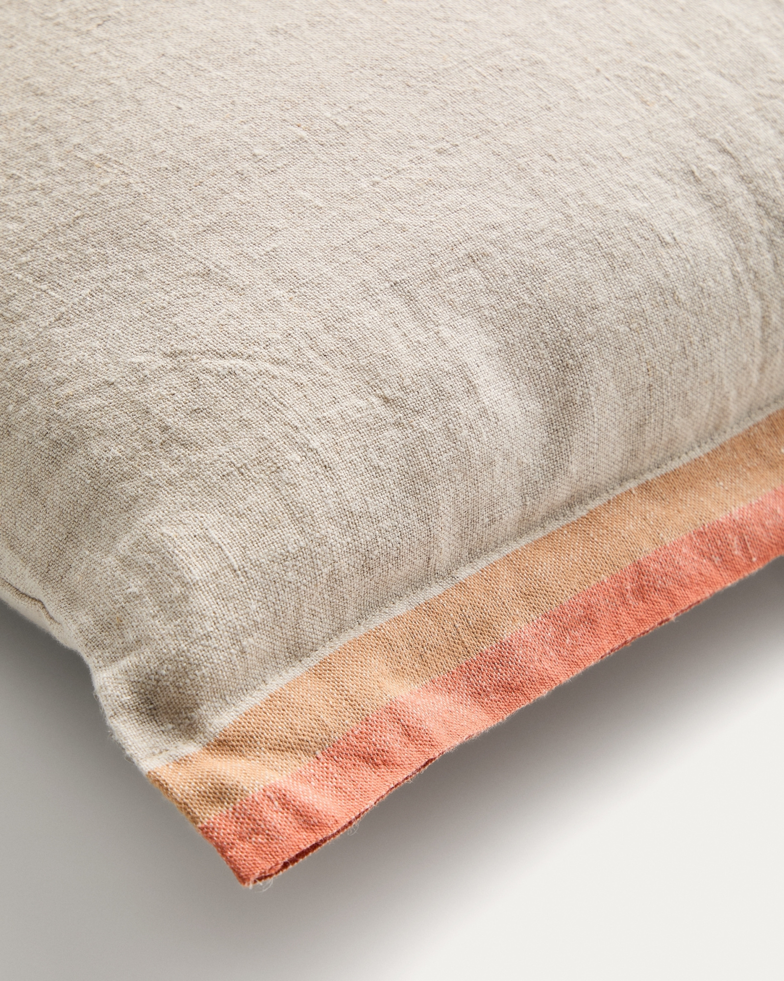 Чехол для подушки Disea из бежевого льна с оранжевыми деталями, 45 x 45 см La Forma 481421