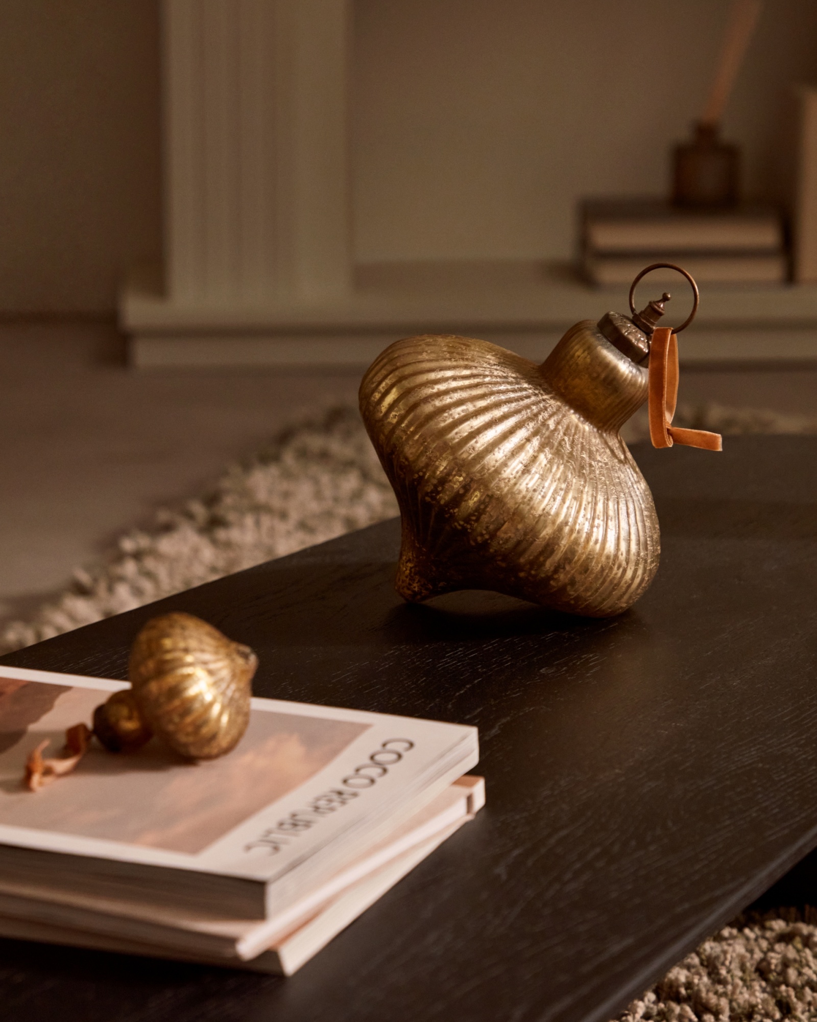 Подвесное украшение Raj из переработанного золотого стекла, 20 см La Forma (ex Julia Grup)