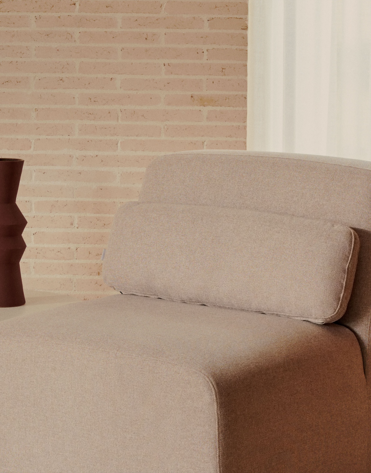 Neom Подушка бежевого цвета 24 x 72 см La Forma (ex Julia Grup)