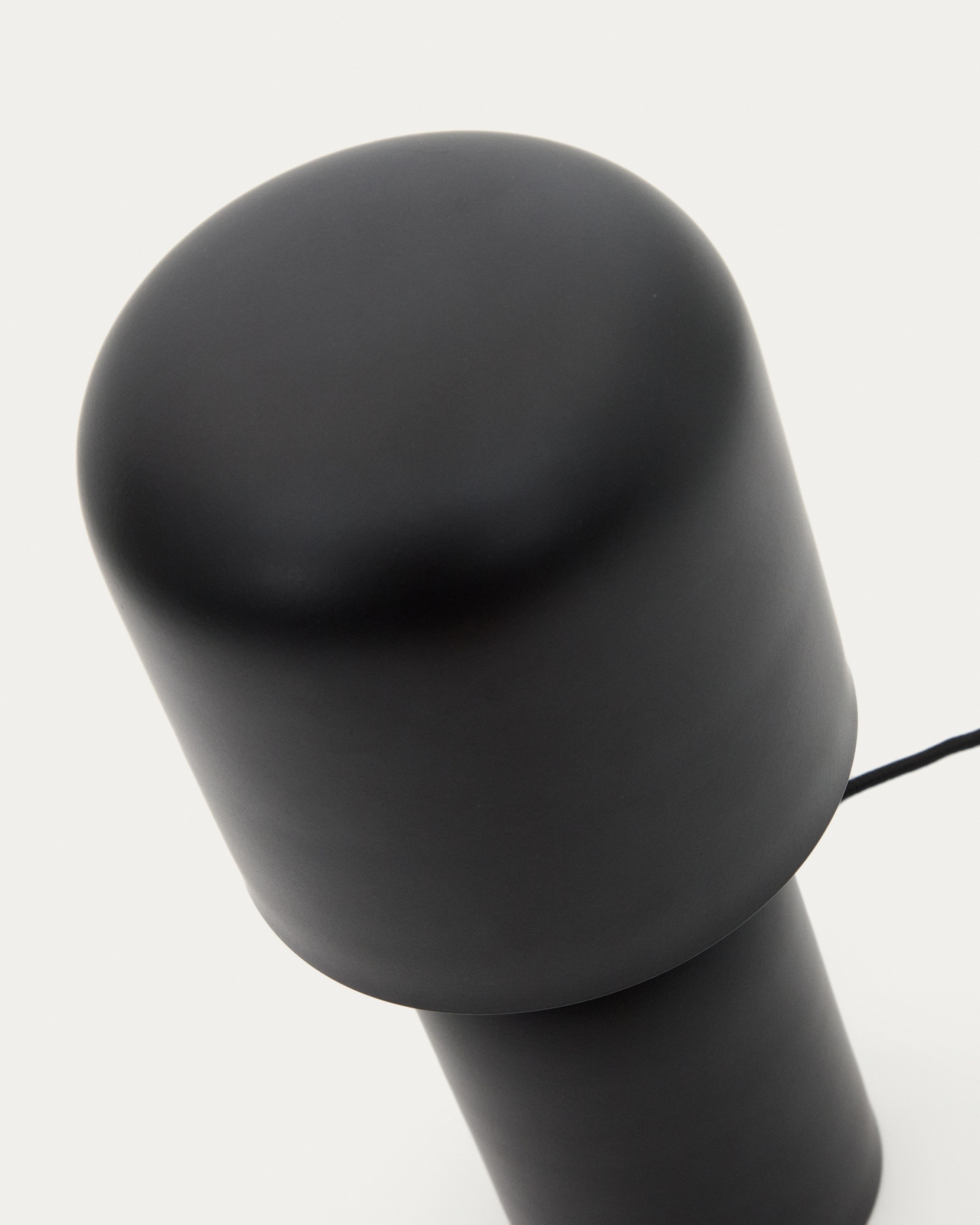 Настольная лампа Monze из черного металла La Forma (ex Julia Grup)