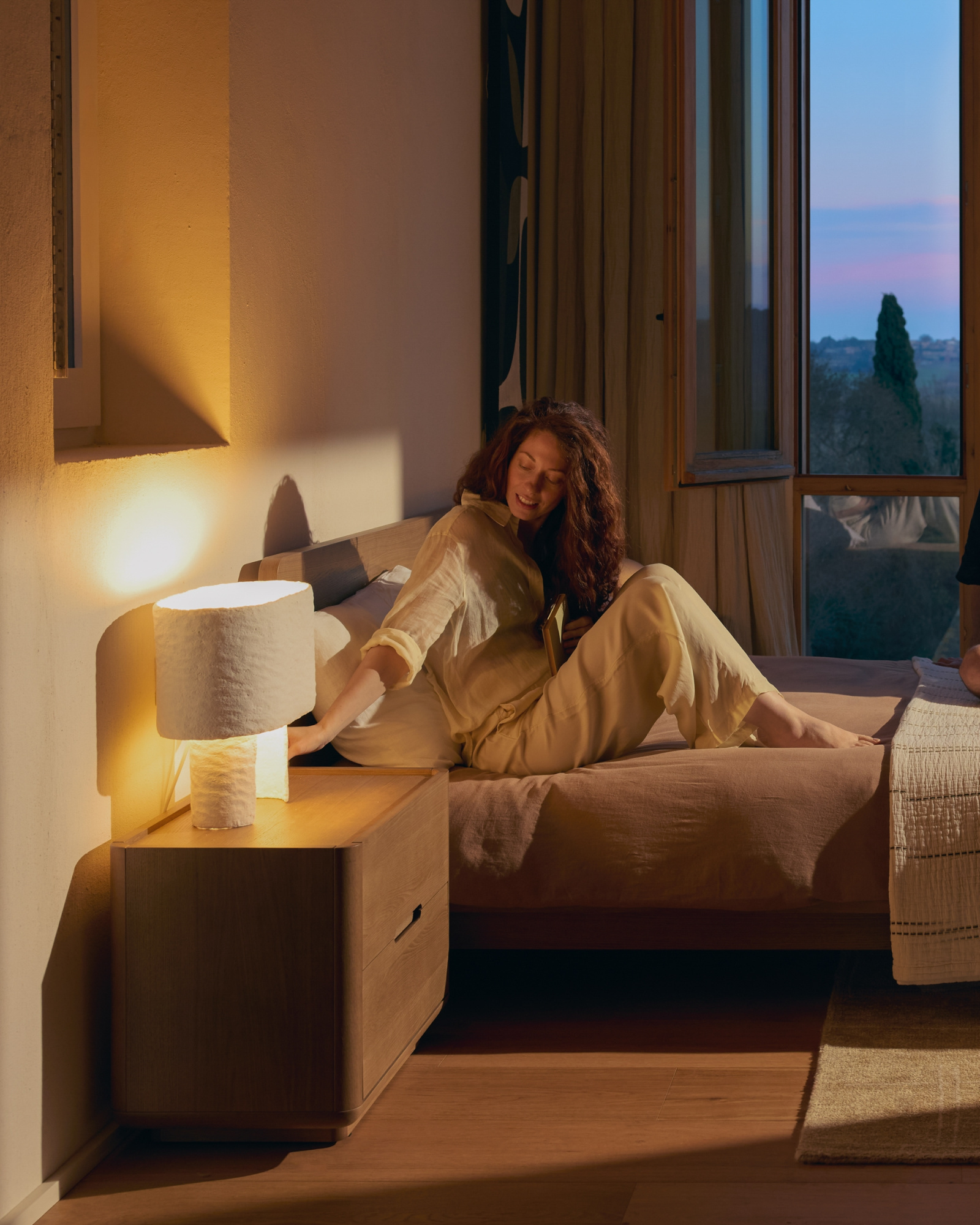 Белая настольная лампа Bedala из папье-маше La Forma 482409