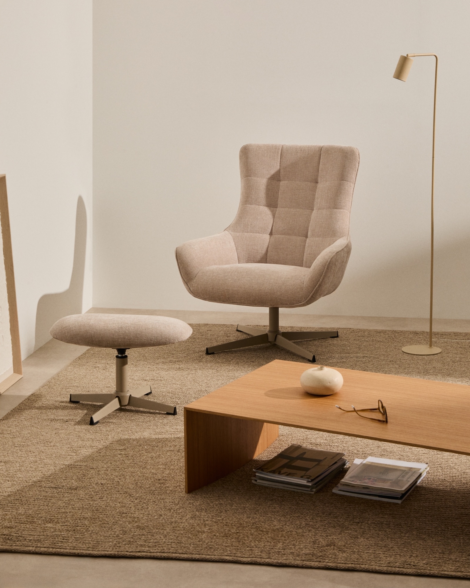 Teryl Кресло из шенилла бежевого цвета с серым металлом La Forma (ex Julia Grup) Teryl Кресло из шенилла бежевого цвета с серым металлом La Forma (ex Julia Grup)