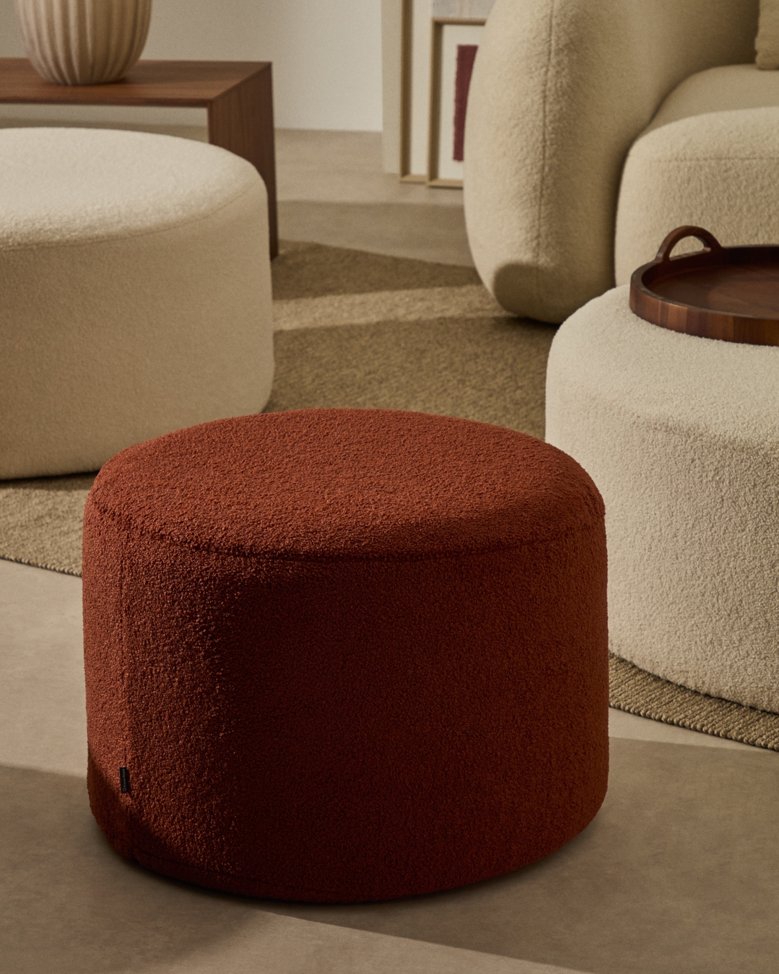 Kaeli Пуф для ног со съемным чехлом из терракотового букле Ø 60 La Forma (ex Julia Grup)