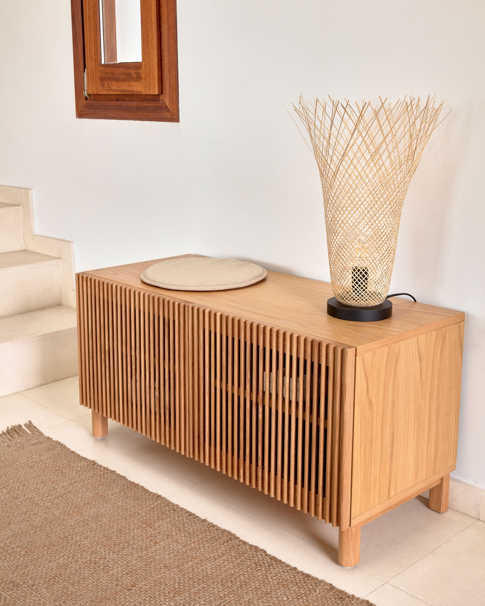 Тумба для обуви Beyla из массива дуба с дубовым шпоном 98,5 см La Forma (ex Julia Grup)