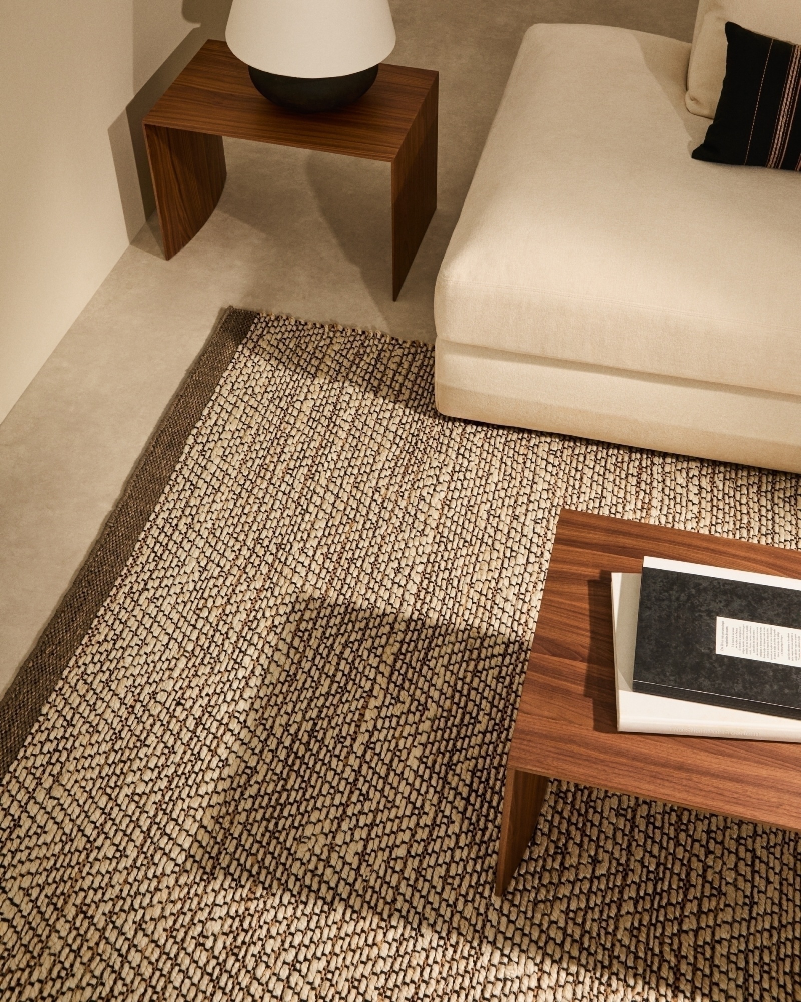 Ковер Tambo из джута бежевого цвета 70 x 140 см La Forma (ex Julia Grup)