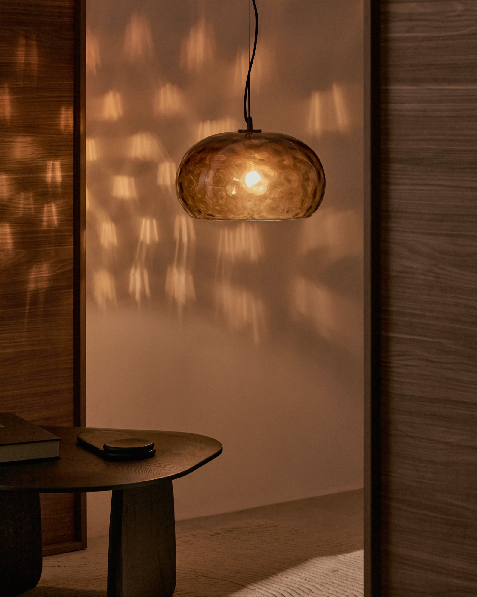 Подвесной светильник из коричневого стекла Balma, Ø 40 см La Forma (ex Julia Grup)