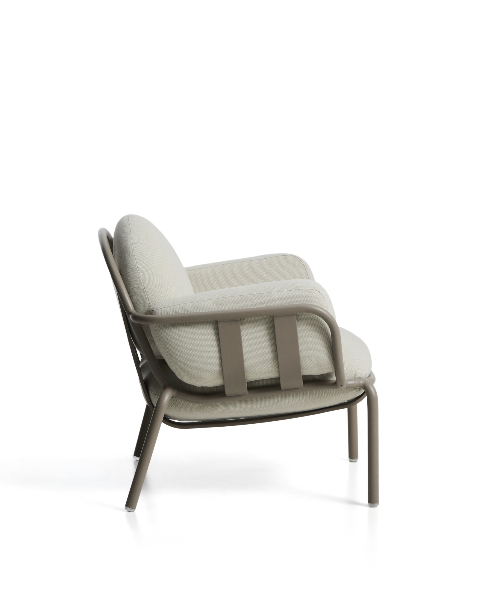 Уличное кресло Joncols из алюминия цвета таупе La Forma 482600