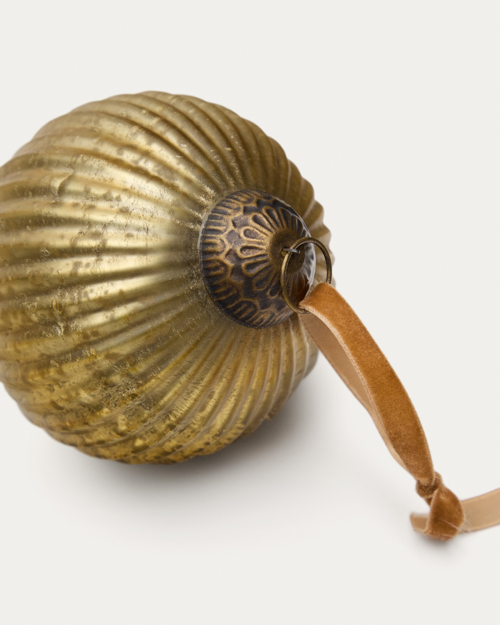 Набор из 2 елочных шаров Elur из переработанного стекла золотистого цвета, Ø 10 см La Forma (ex Julia Grup)