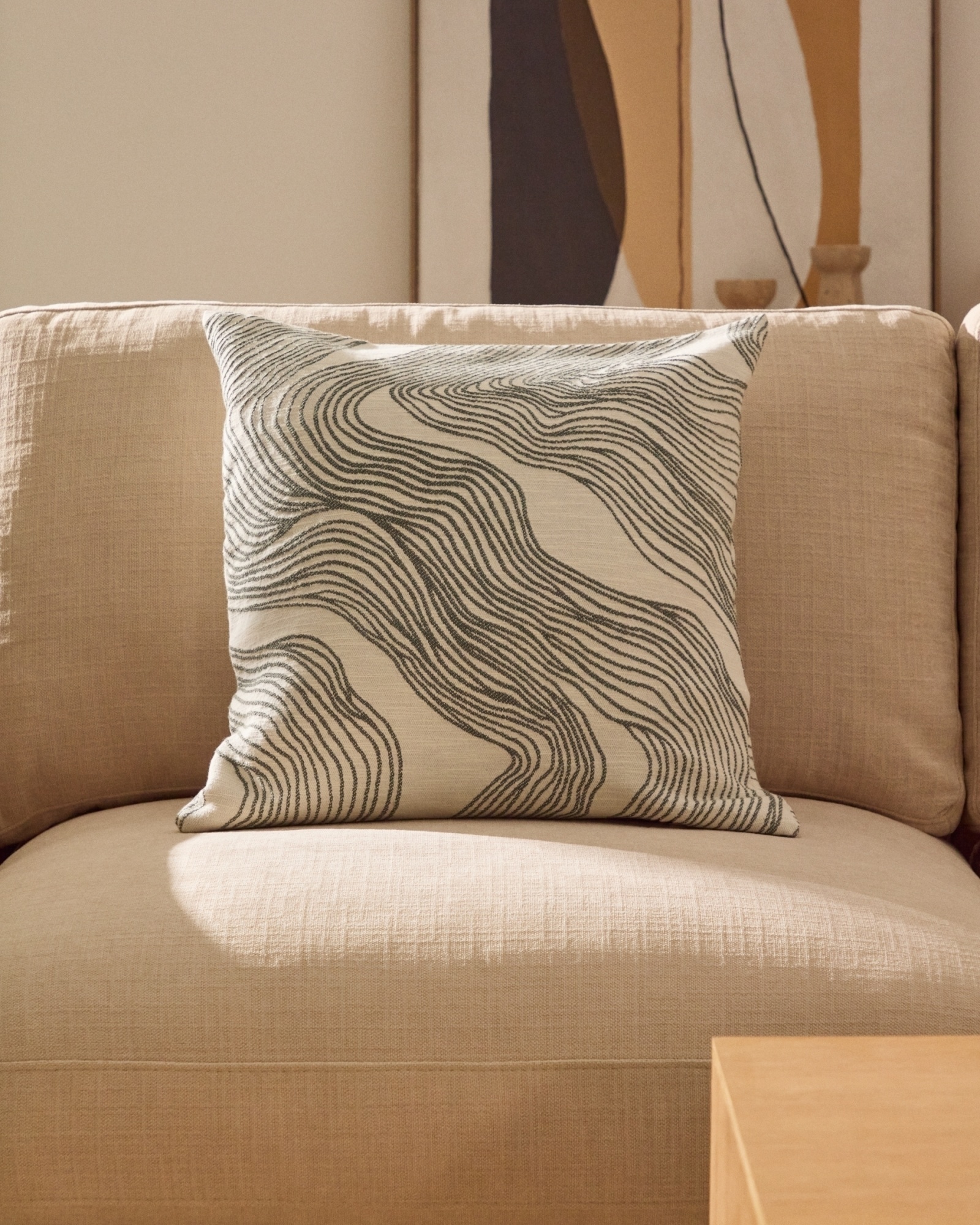 Чехол для подушки Ondara с зеленым графическим узором 50 x 50 см La Forma (ex Julia Grup)